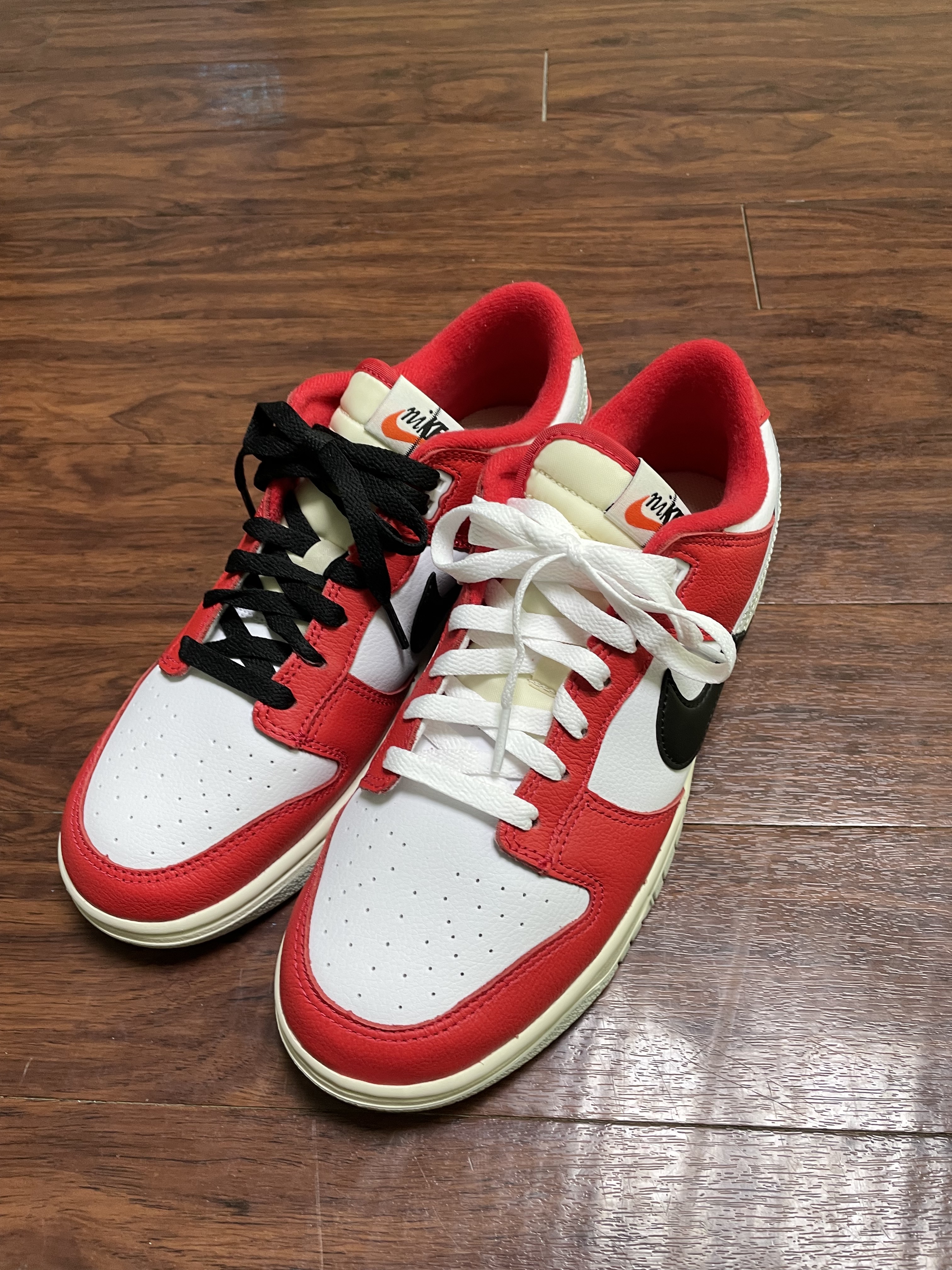 Nike Dunk Low Retro PRM University Red Black 착용 스타일 - 1