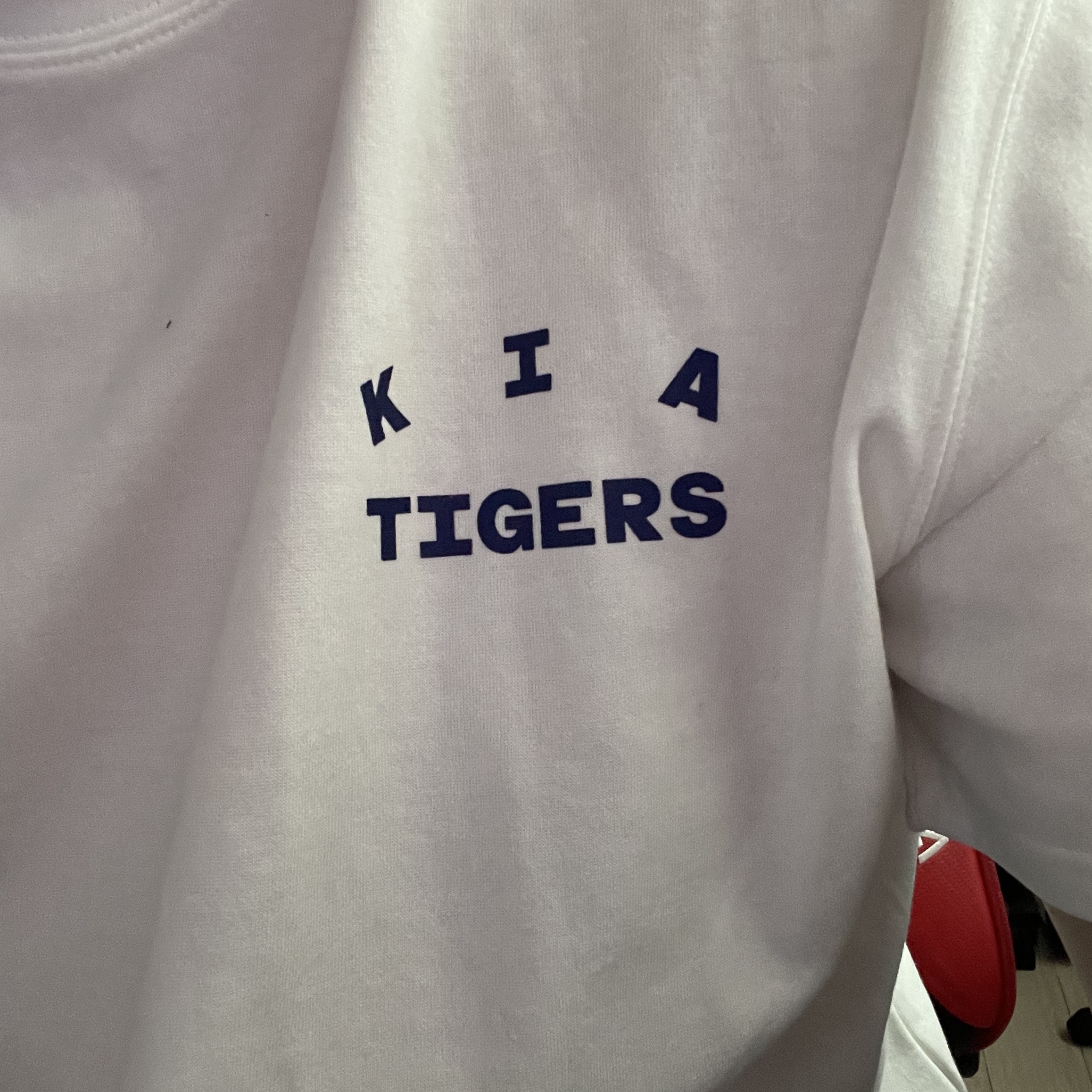 Kia Tigers x IAB Studio Brand Day T-Shirt White 착용 스타일