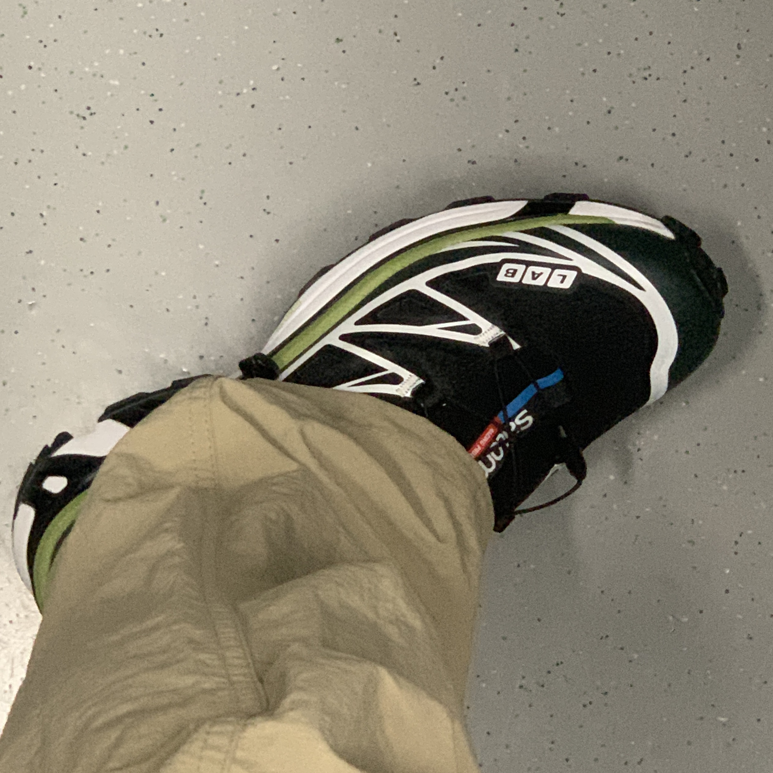 Salomon XT-6 Scarab Black 착용 스타일