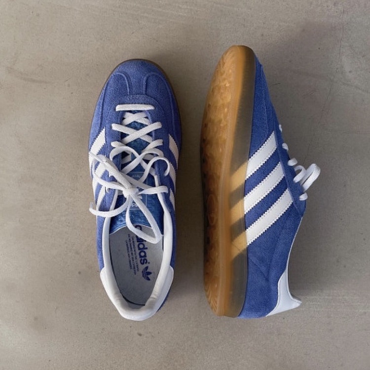 (W) Adidas Gazelle Indoor Blue Fusion Cloud White 착용 스타일