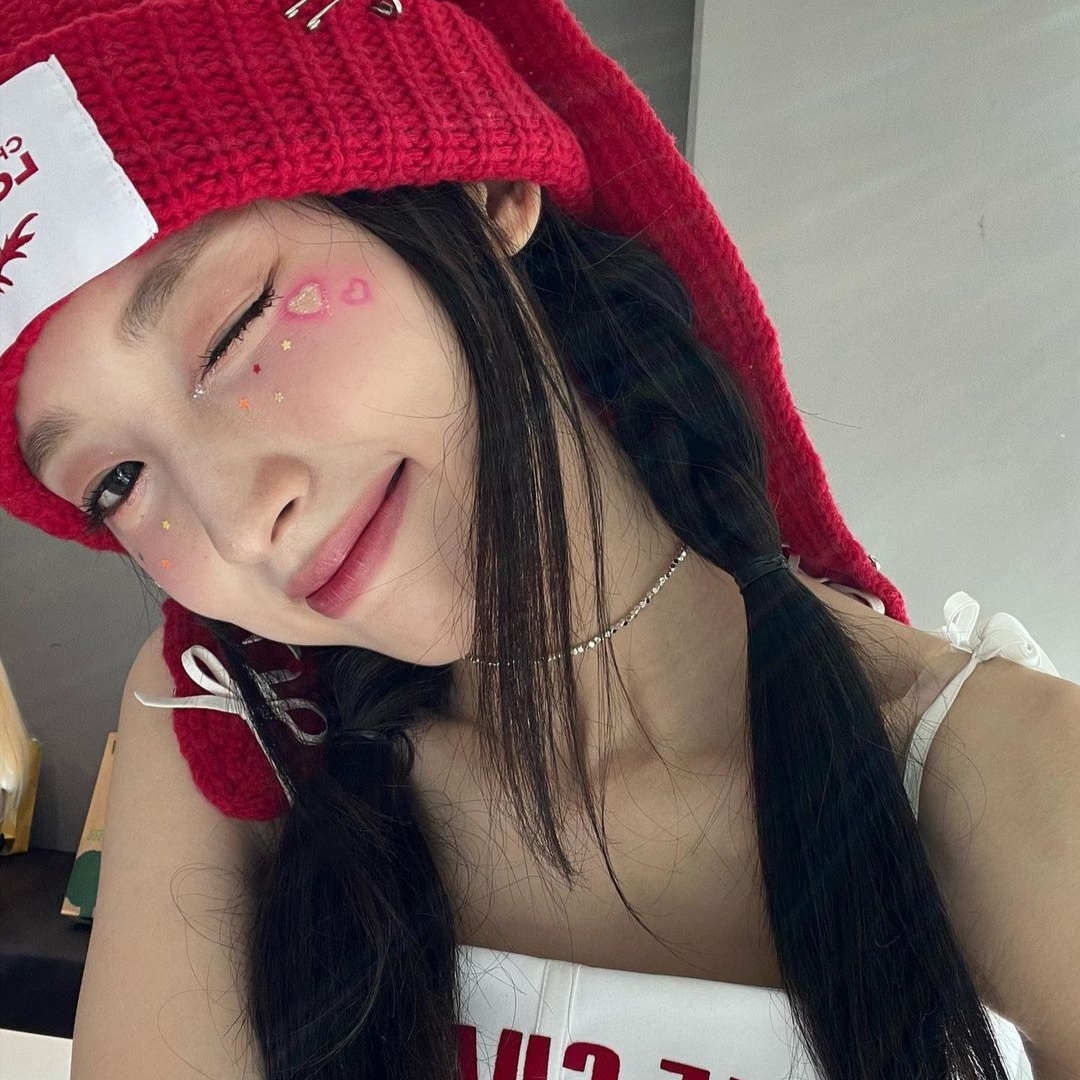 Charles Jeffrey Loverboy Chunky Rabbit Mohair Beanie Red 착용 스타일 - 2