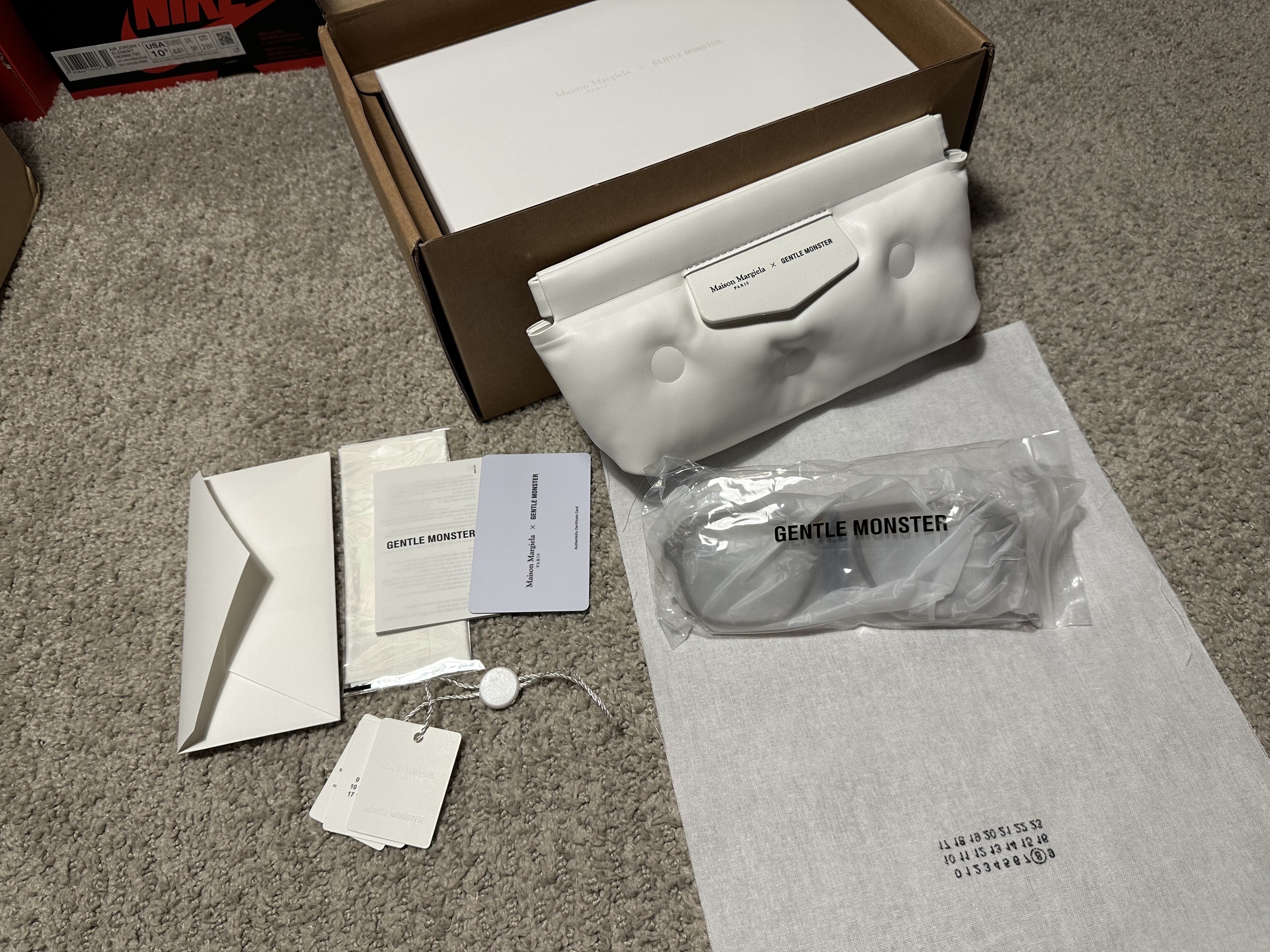 Gentle Monster x Maison Margiela MM011 Clear Brown 착용 스타일 - 1