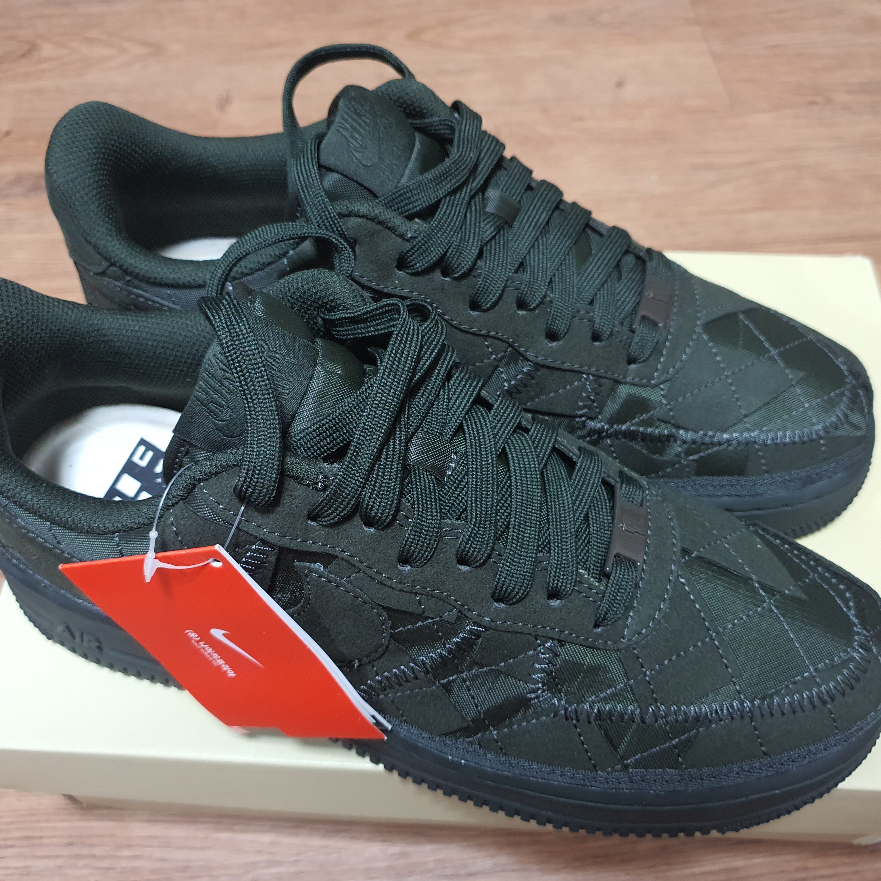 Nike x Billie Eilish Air Force 1 Low '07 SP Sequoia 착용 스타일