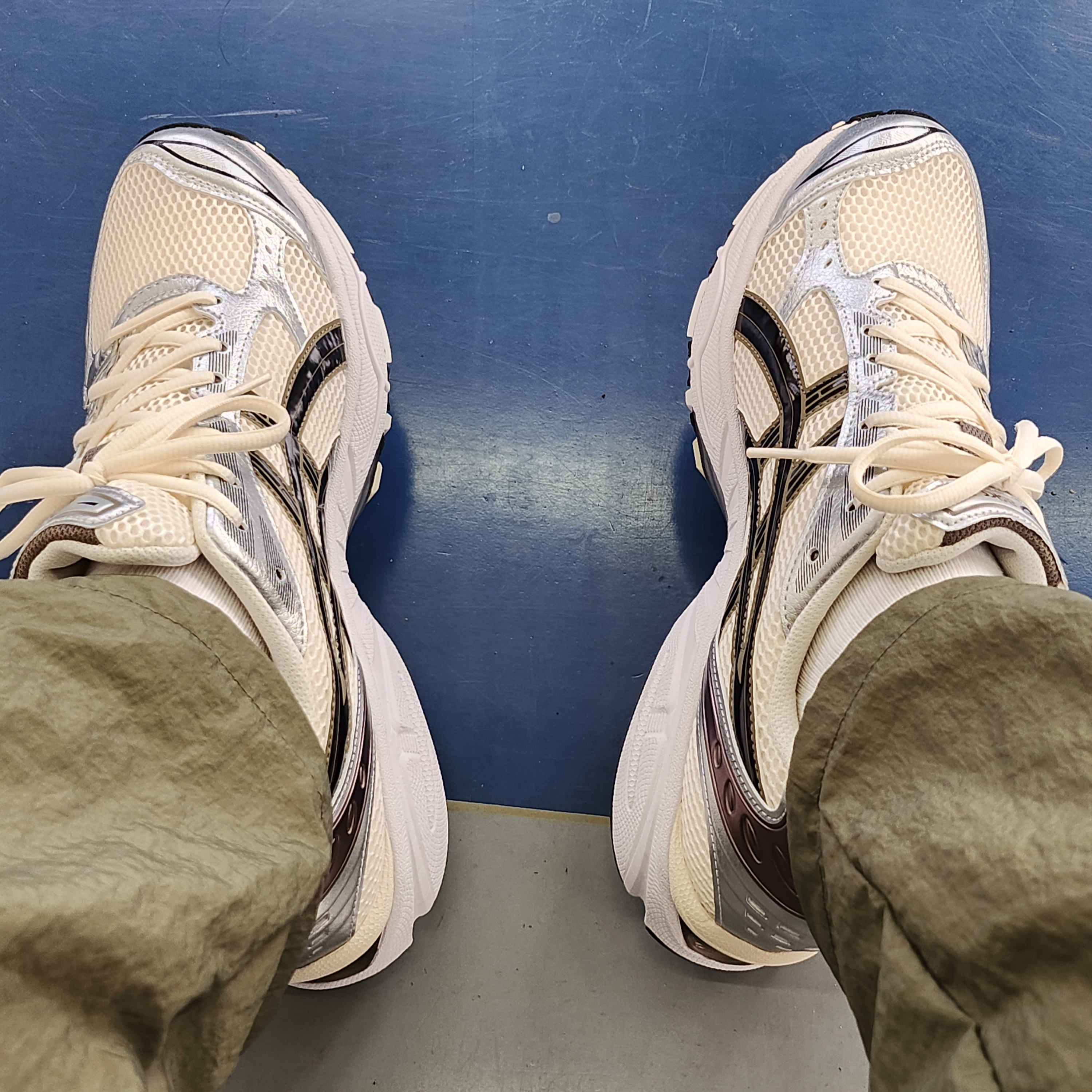 Asics Gel-Kayano 14 Cream Black 착용 스타일