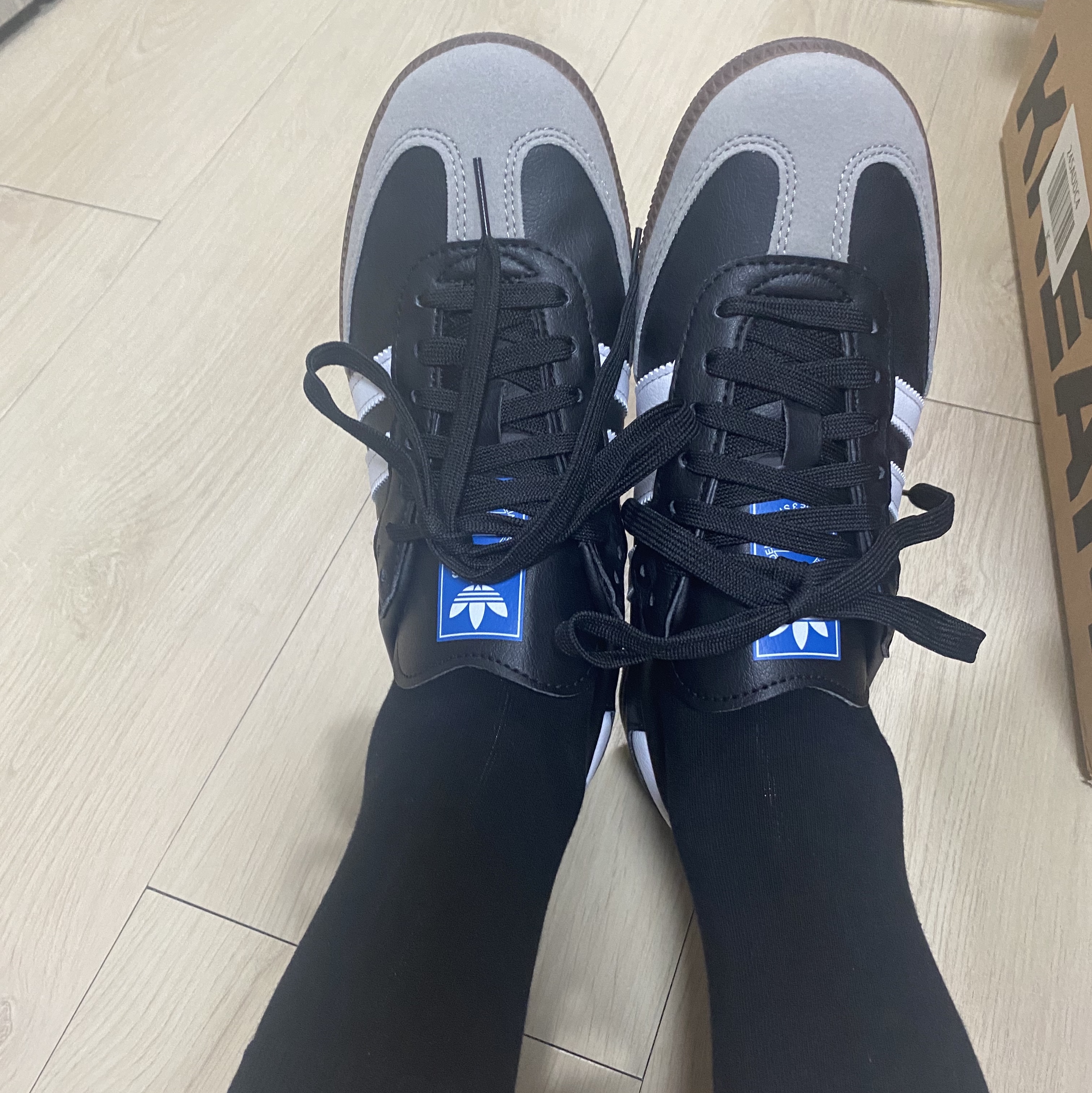 Adidas Samba Vegan Black White 착용 스타일