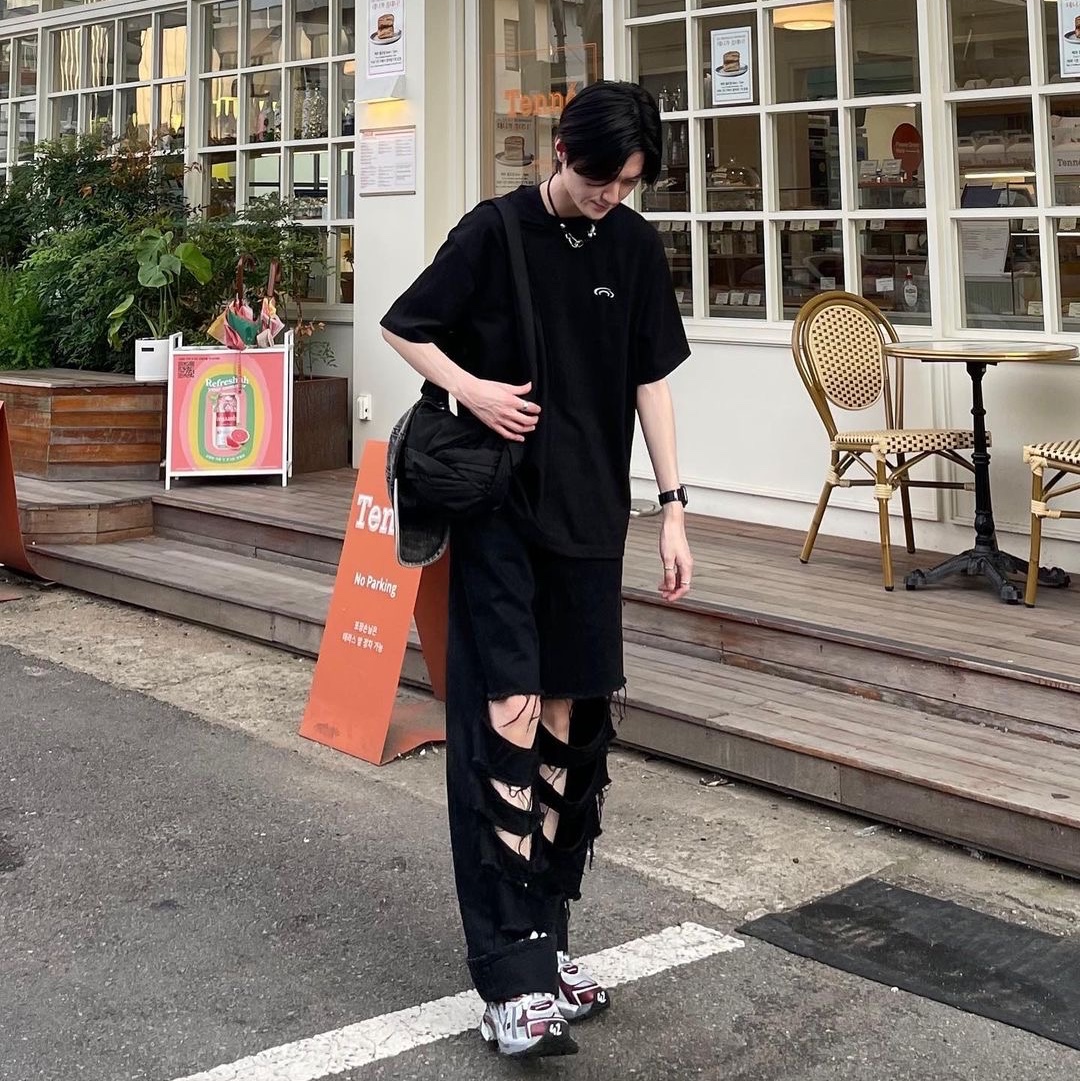 Art of Field Basic Symbol Short Sleeved T-Shirt Black, Art of Field Basic Symbol Short Sleeved T-Shirt Sky 착용 스타일