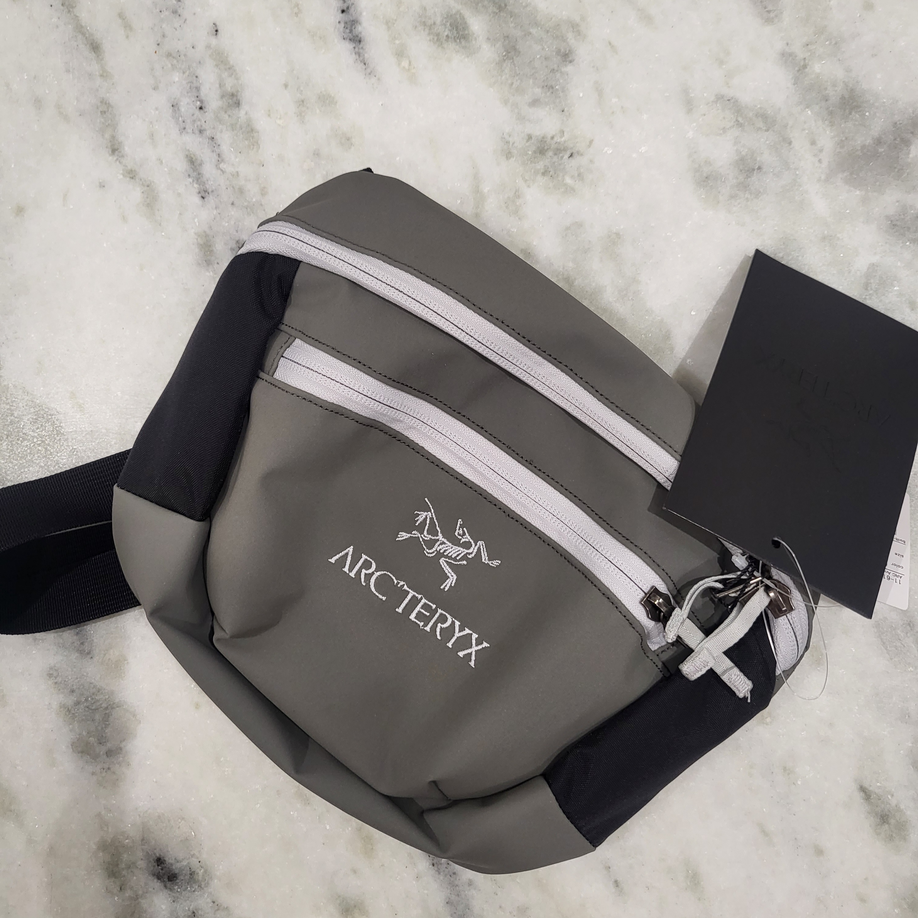 Arc'teryx x Beams Arro Rebird TM Waistpack Callisto White 착용 스타일