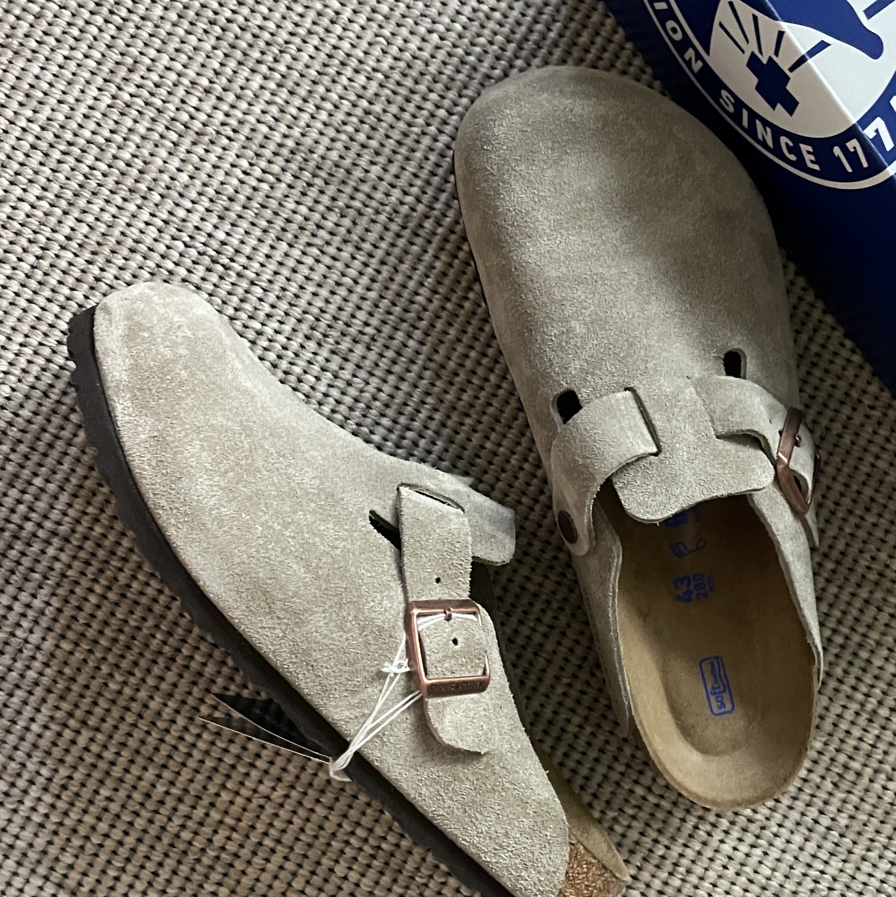 Birkenstock Boston Soft Footbed Taupe - Regular 착용 스타일 - 1