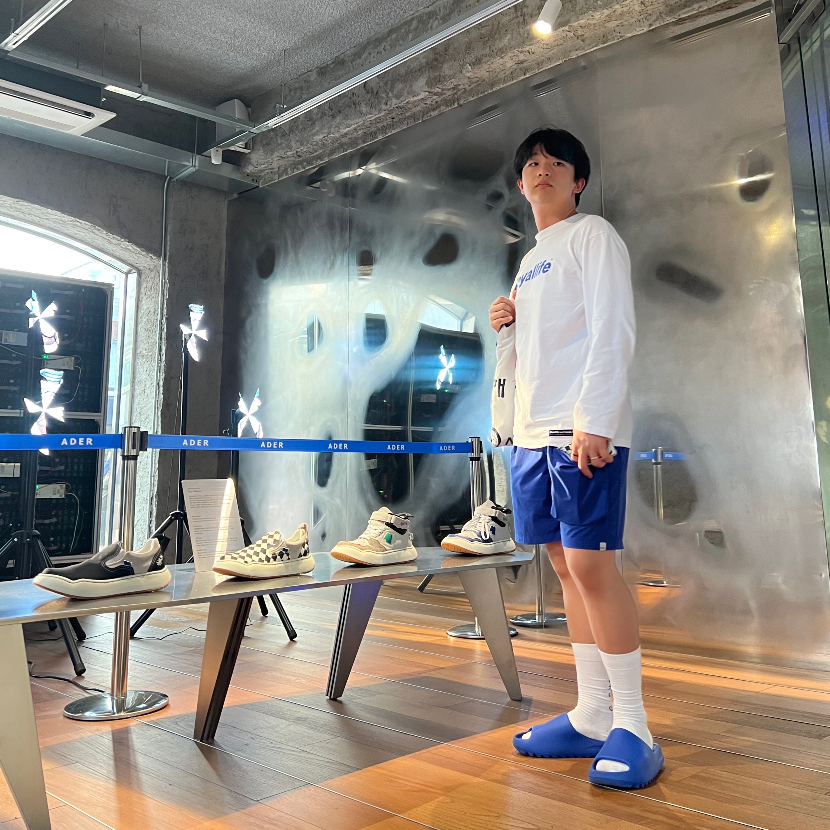 Adidas Yeezy Slide Azure, Ader Error Log; Khalif Blue 착용 스타일 - 2