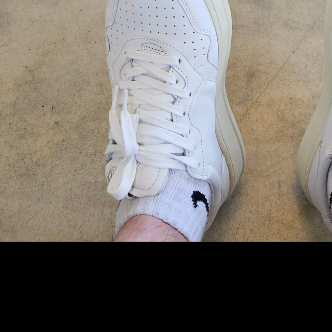 Autry Medalist Low Goatskin Sneakers White 착용 스타일