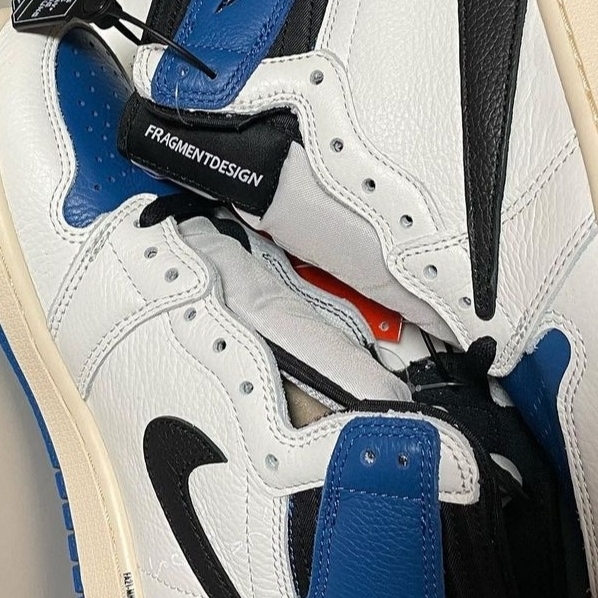 Jordan 1 x Travis Scott x Fragment Retro High OG SP Military Blue 착용 스타일