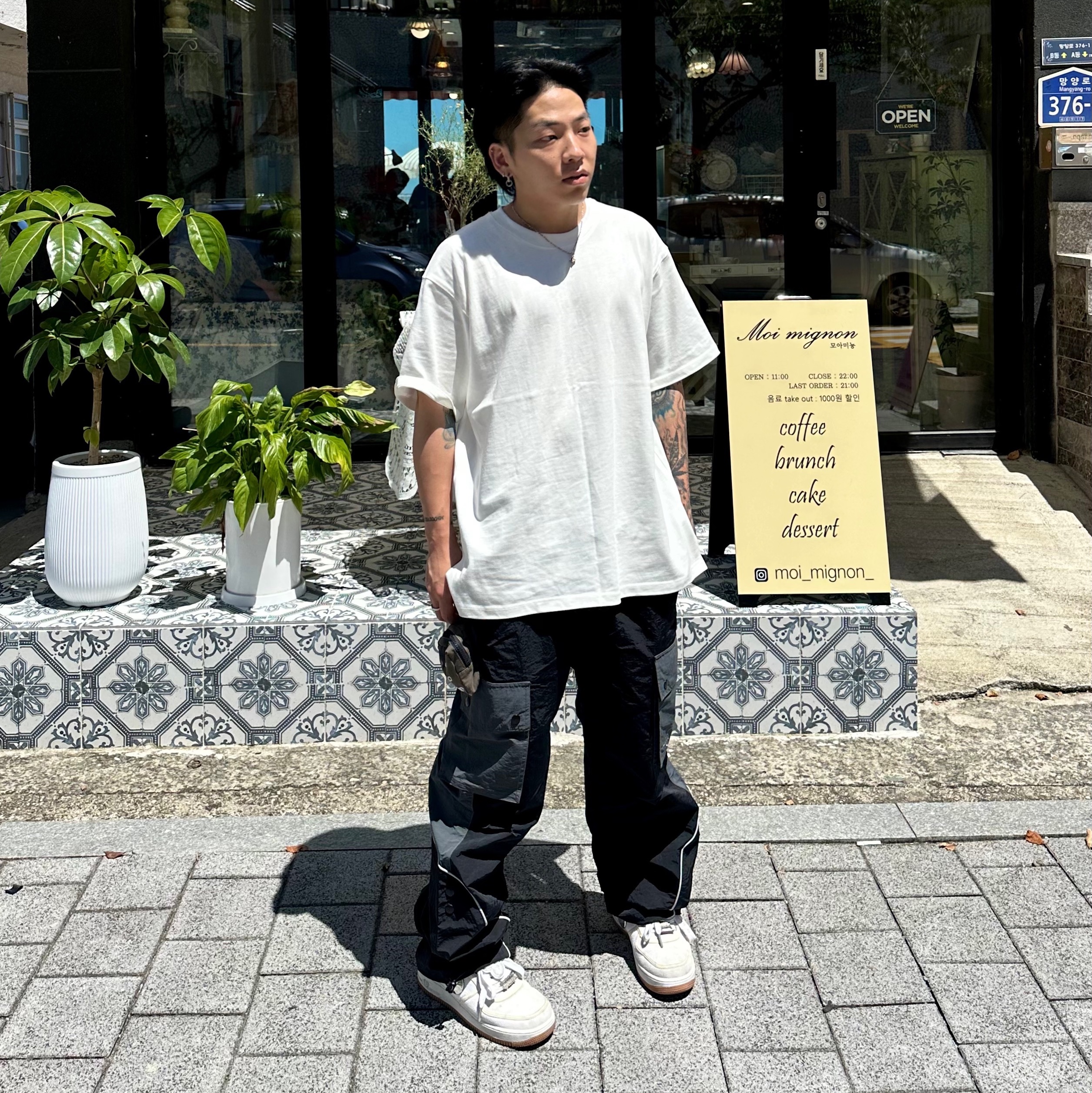 Nike x Travis Scott Air Force 1 Low White 착용 스타일 - 1