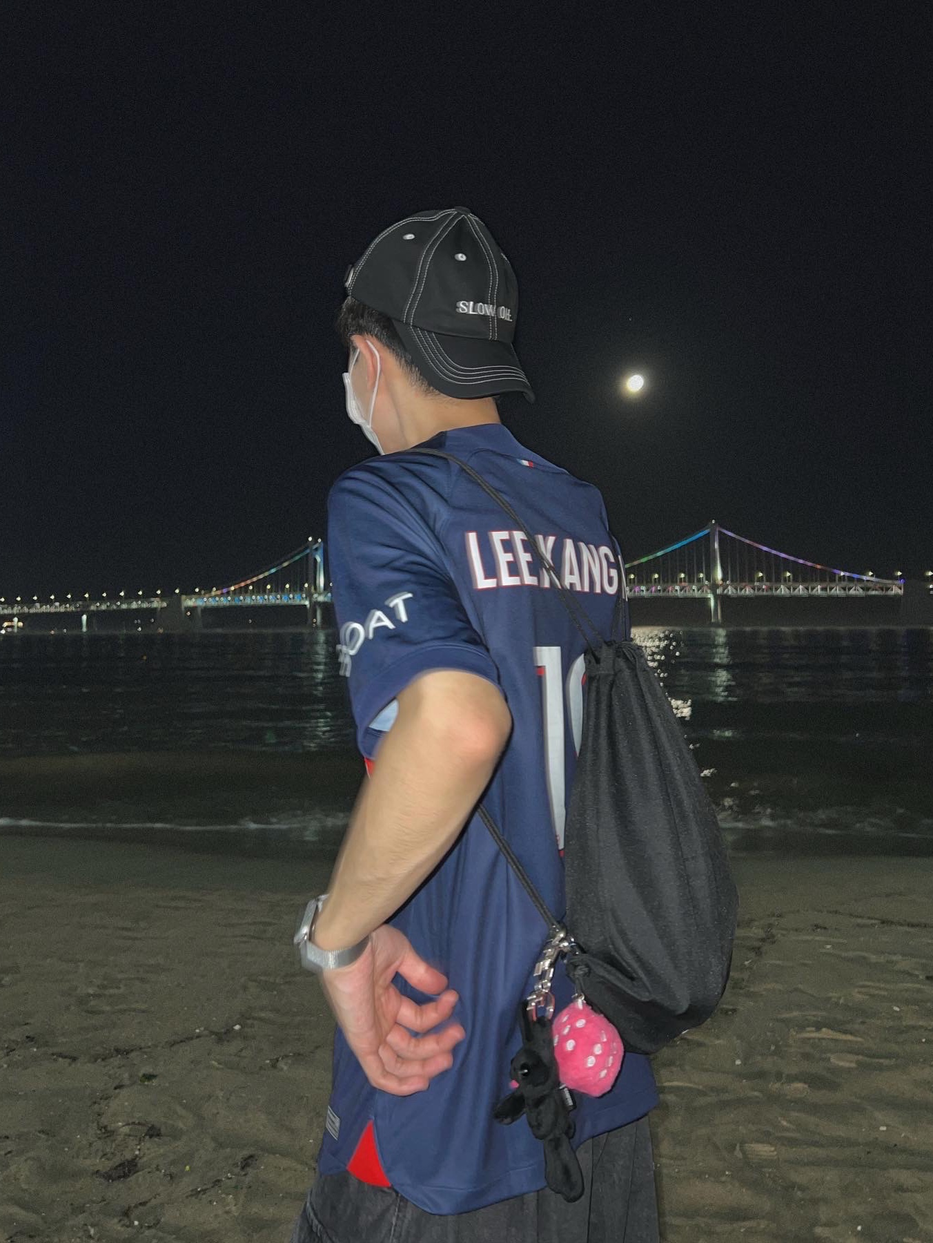 Nike Paris Saint-Germain 2023/24 Dri-Fit Stadium Home Jersey Midnight Navy (Non Marking Ver.), Stussy Fuzzy Dice Keychain Pink 착용 스타일 - 2