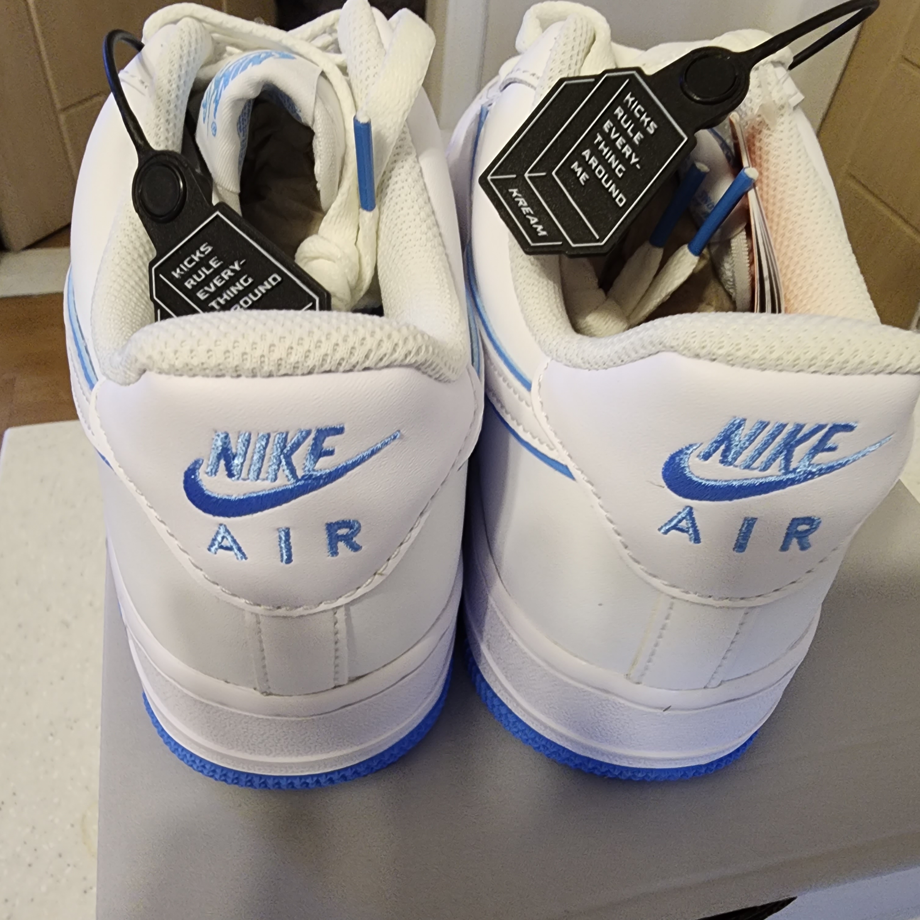 Nike Air Force 1 '07 White University Blue 착용 스타일 - 5