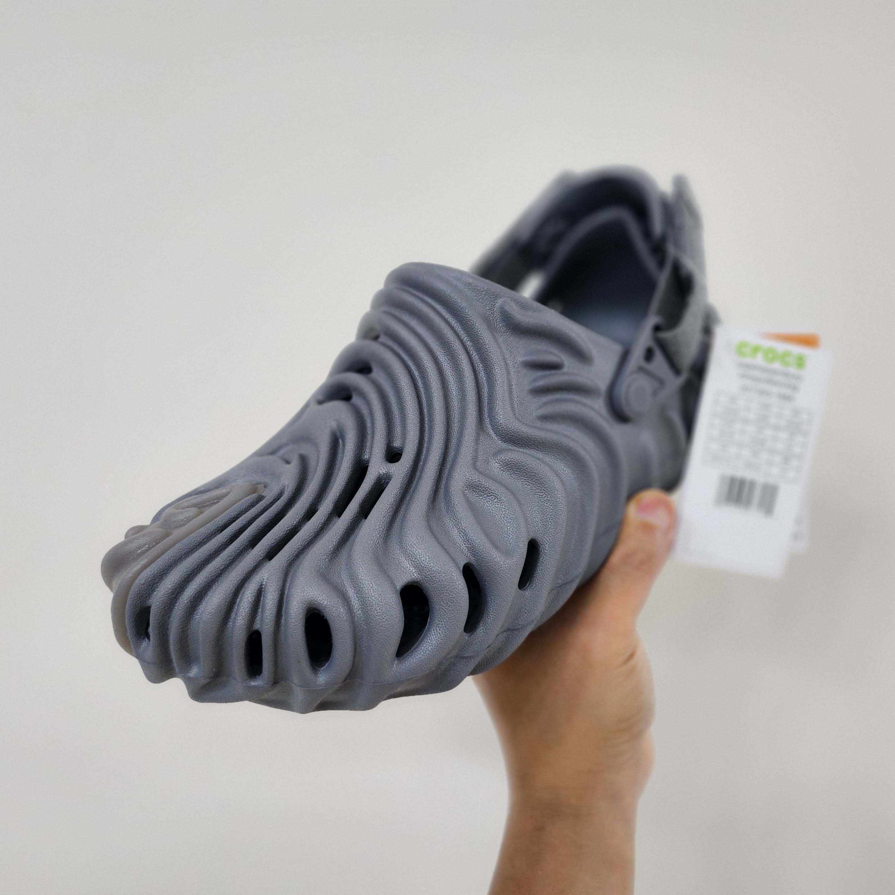 Crocs x Salehe Bembury Pollex Clog Niagara 착용 스타일 - 1