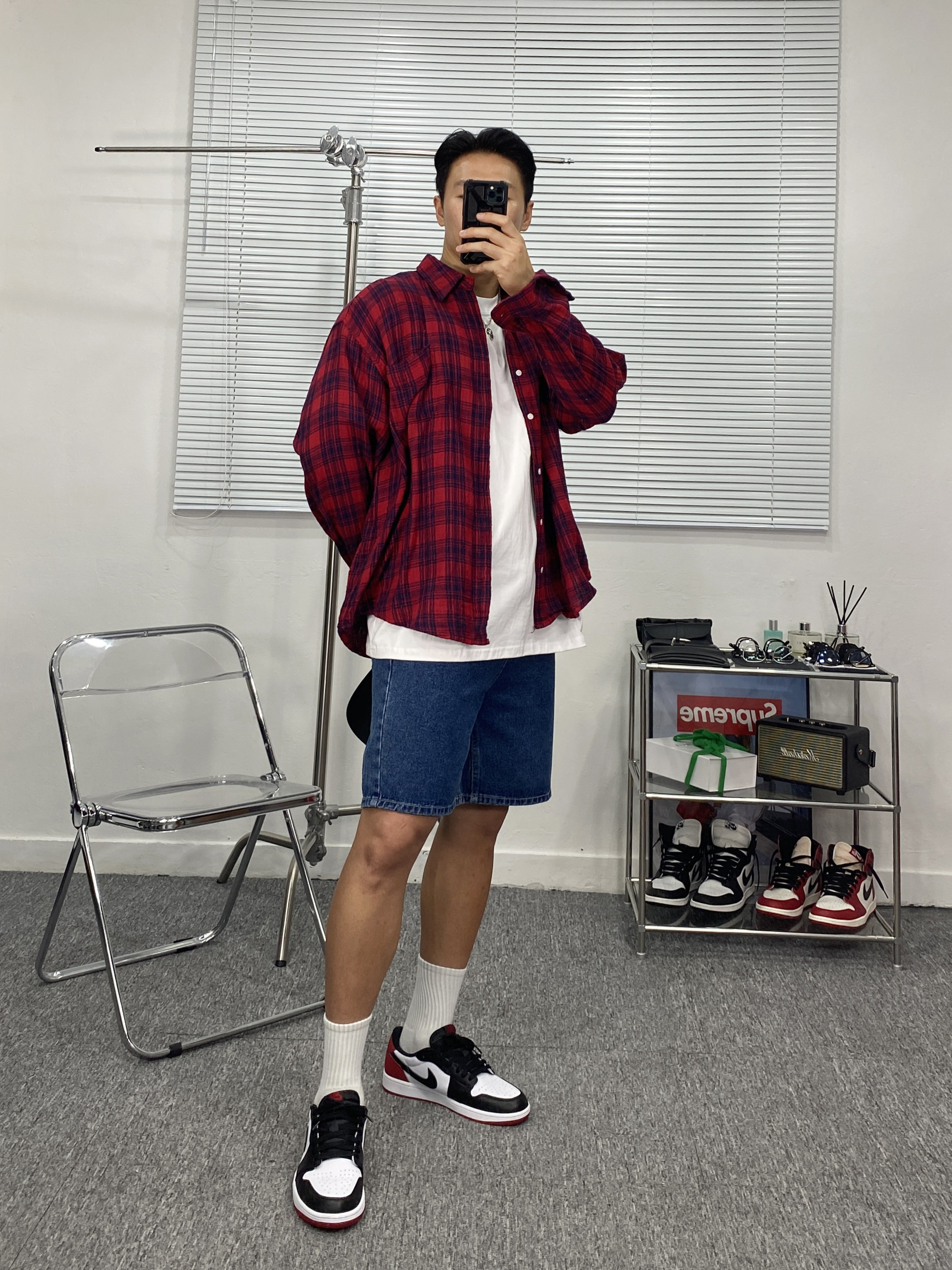 Jordan 1 Retro Low OG Black Toe 착용 스타일 - 5