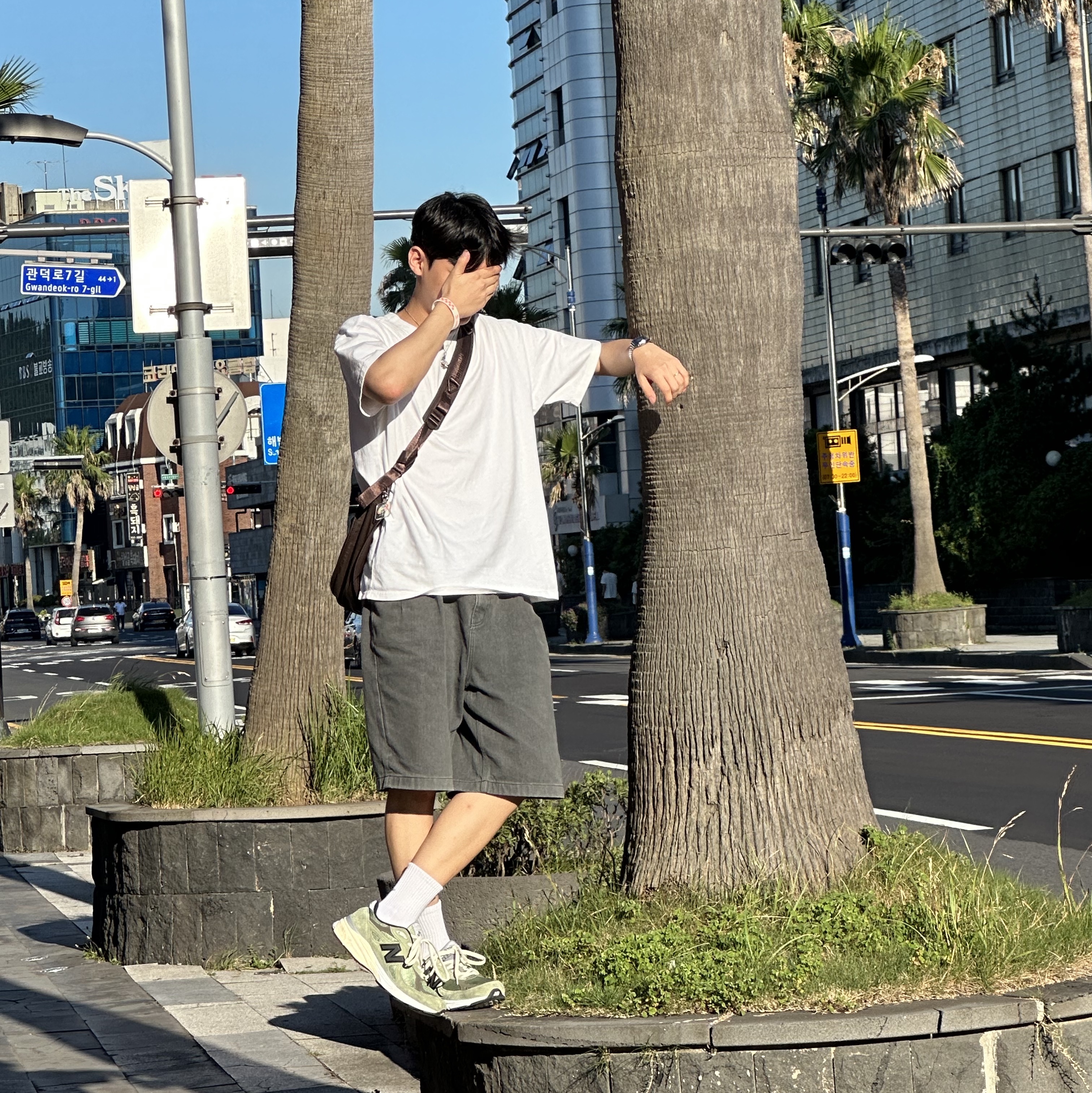 New Balance x JJJJound 990v3 Olive 착용 스타일