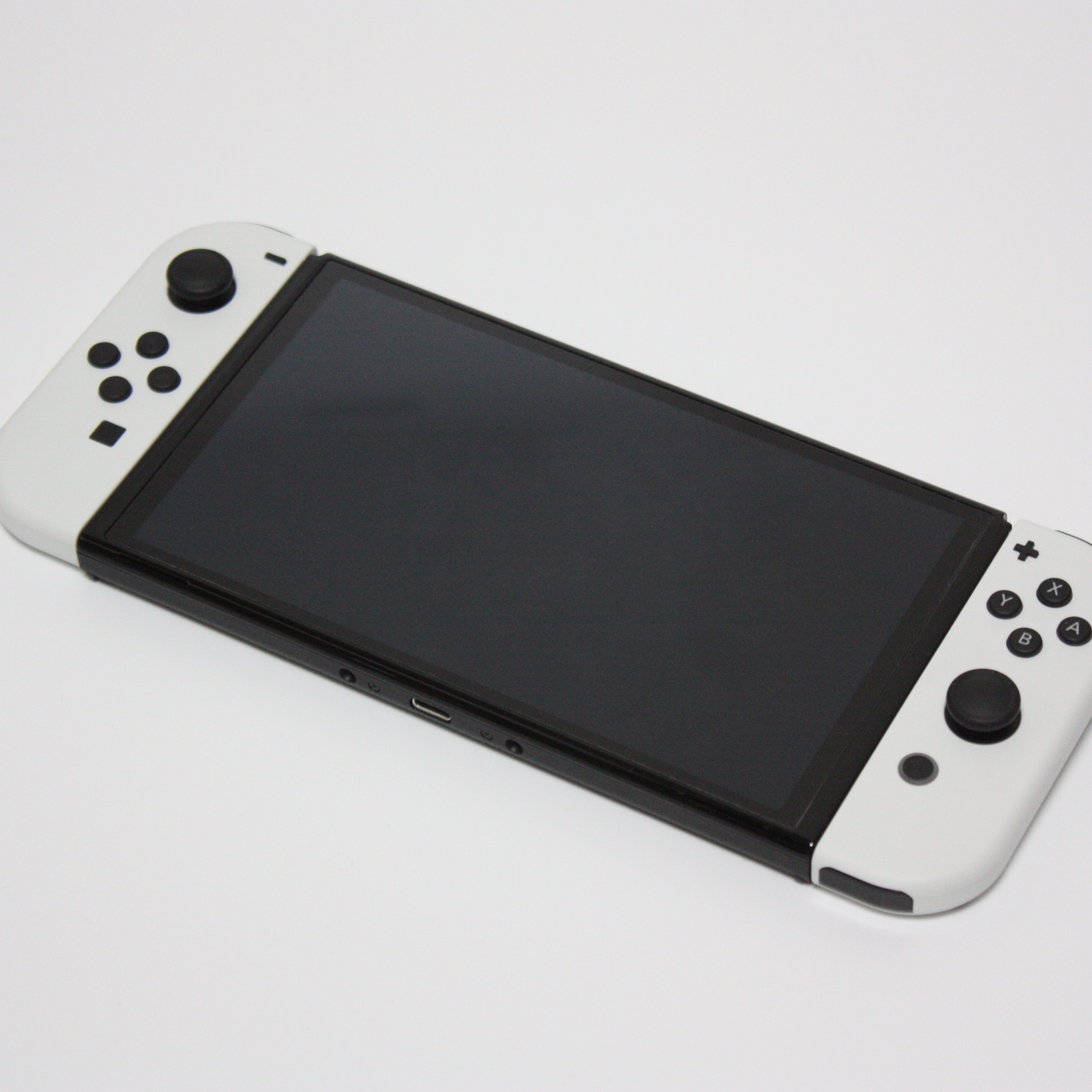 Nintendo Switch OLED White (Korean Ver.) 착용 스타일 - 2