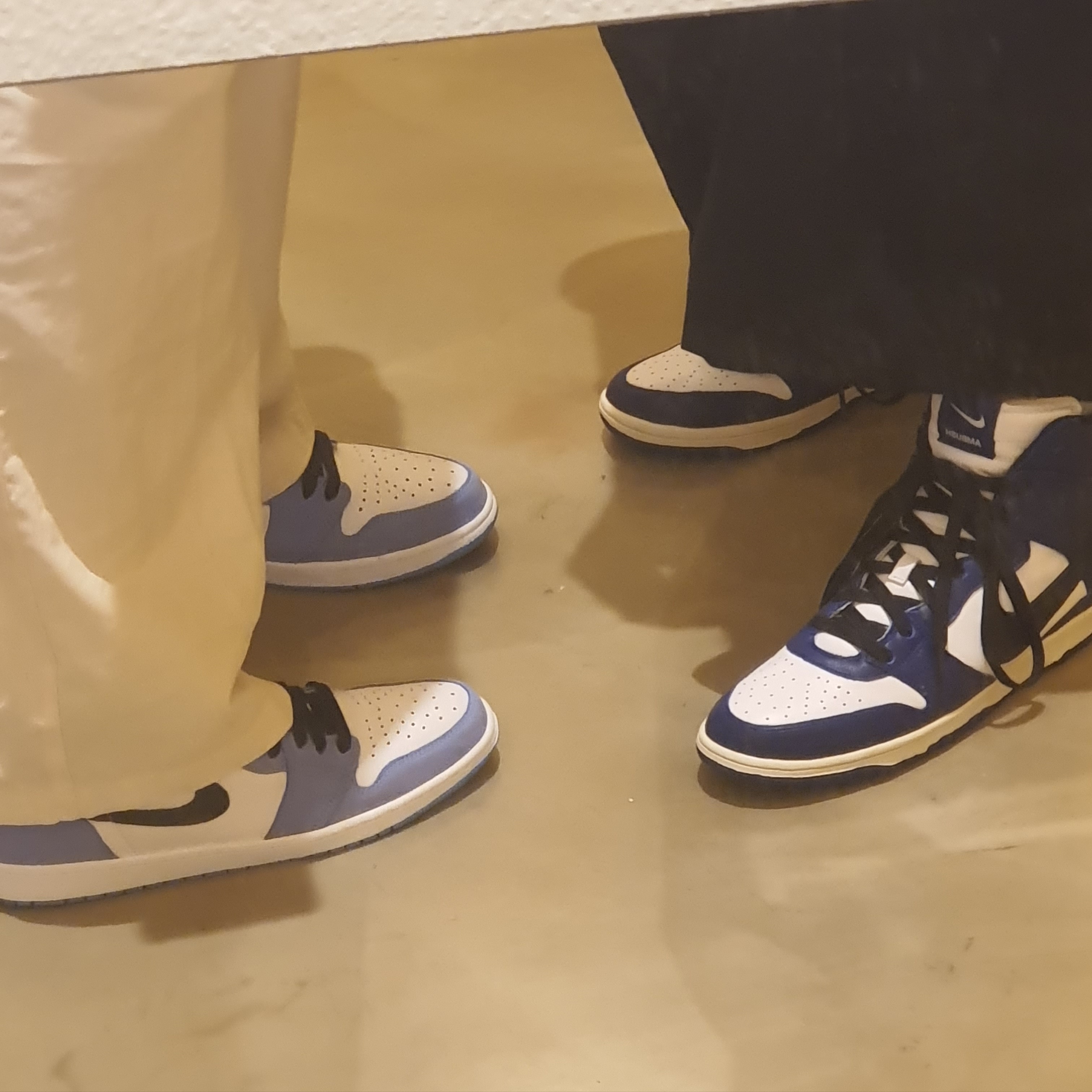 Jordan 1 Retro High OG University Blue, Nike x Ambush Dunk High Deep Royal Blue 착용 스타일 - 2