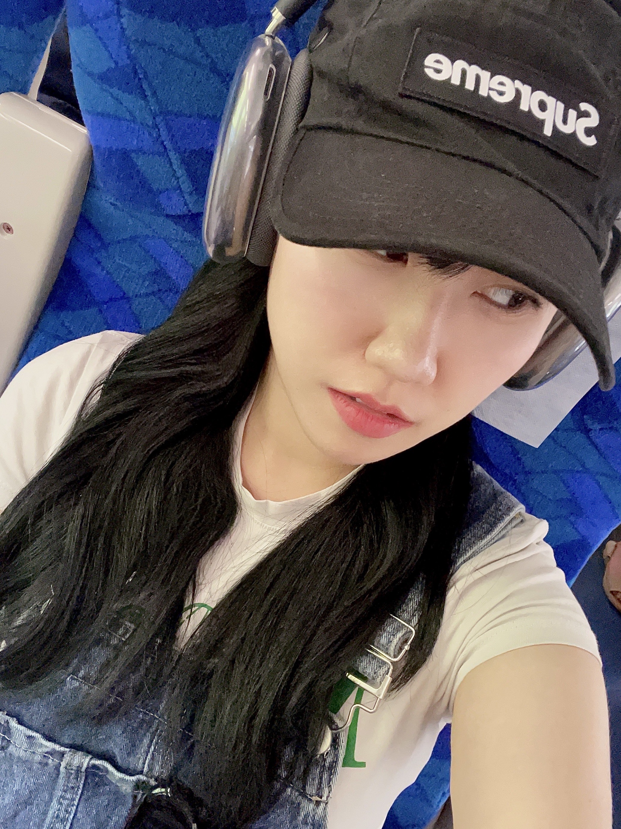 Apple AirPods Max Lightning Space Gray (Korean Ver.), Supreme Military Camp Cap Black - 21FW 착용 스타일