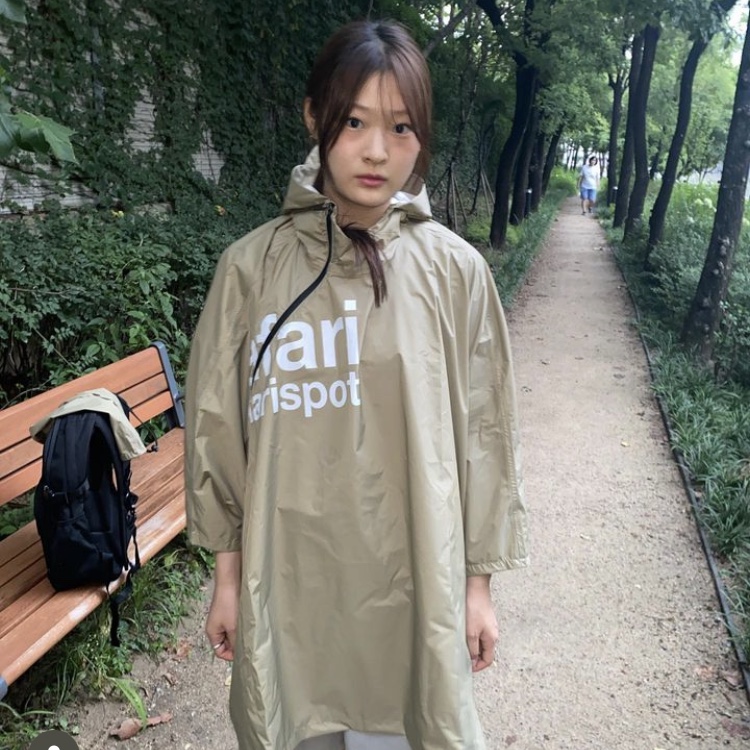 Safarispot Women 1/2 Basic Safari Rain Poncho Beige 착용 스타일 - 2