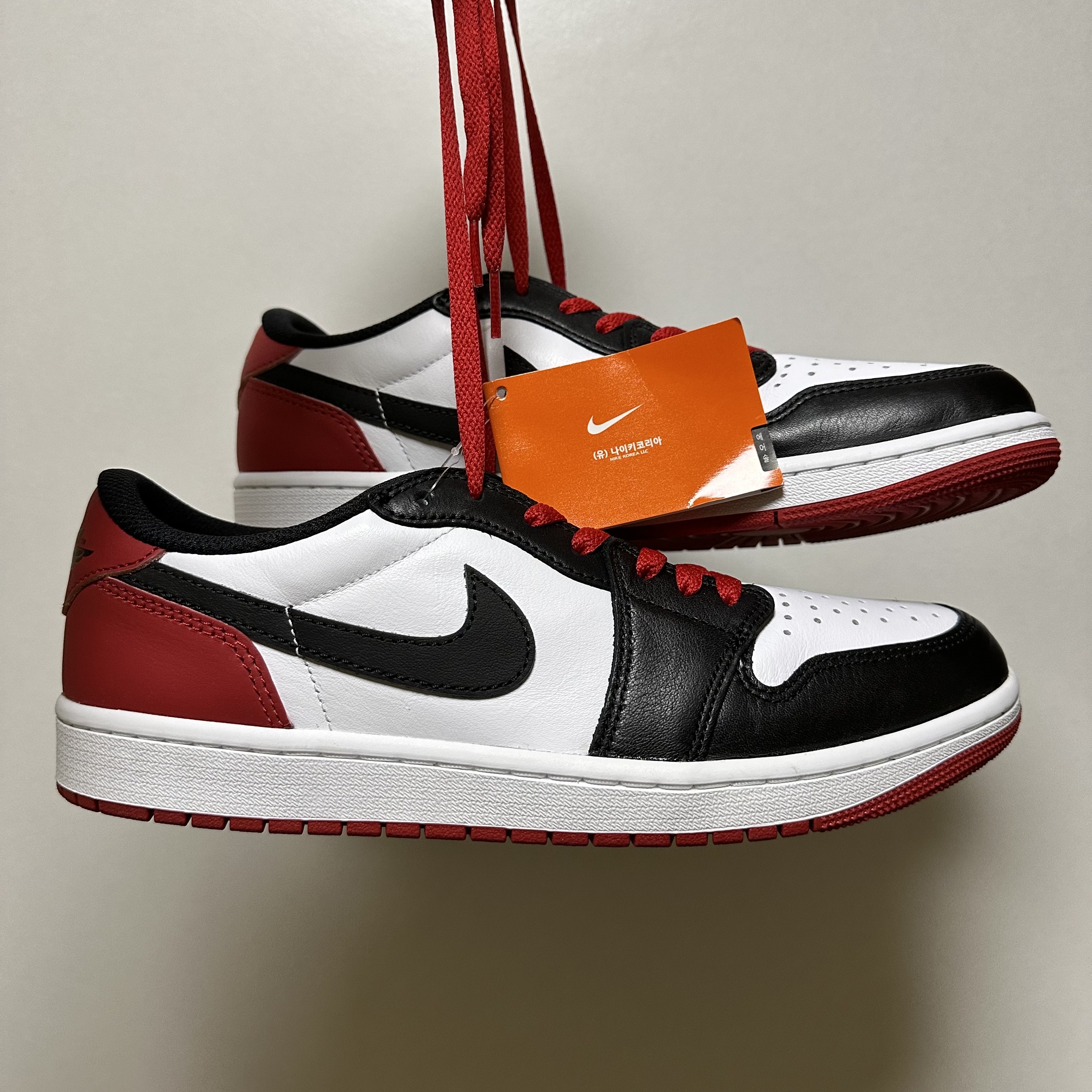 Jordan 1 Retro Low OG Black Toe 착용 스타일 - 1