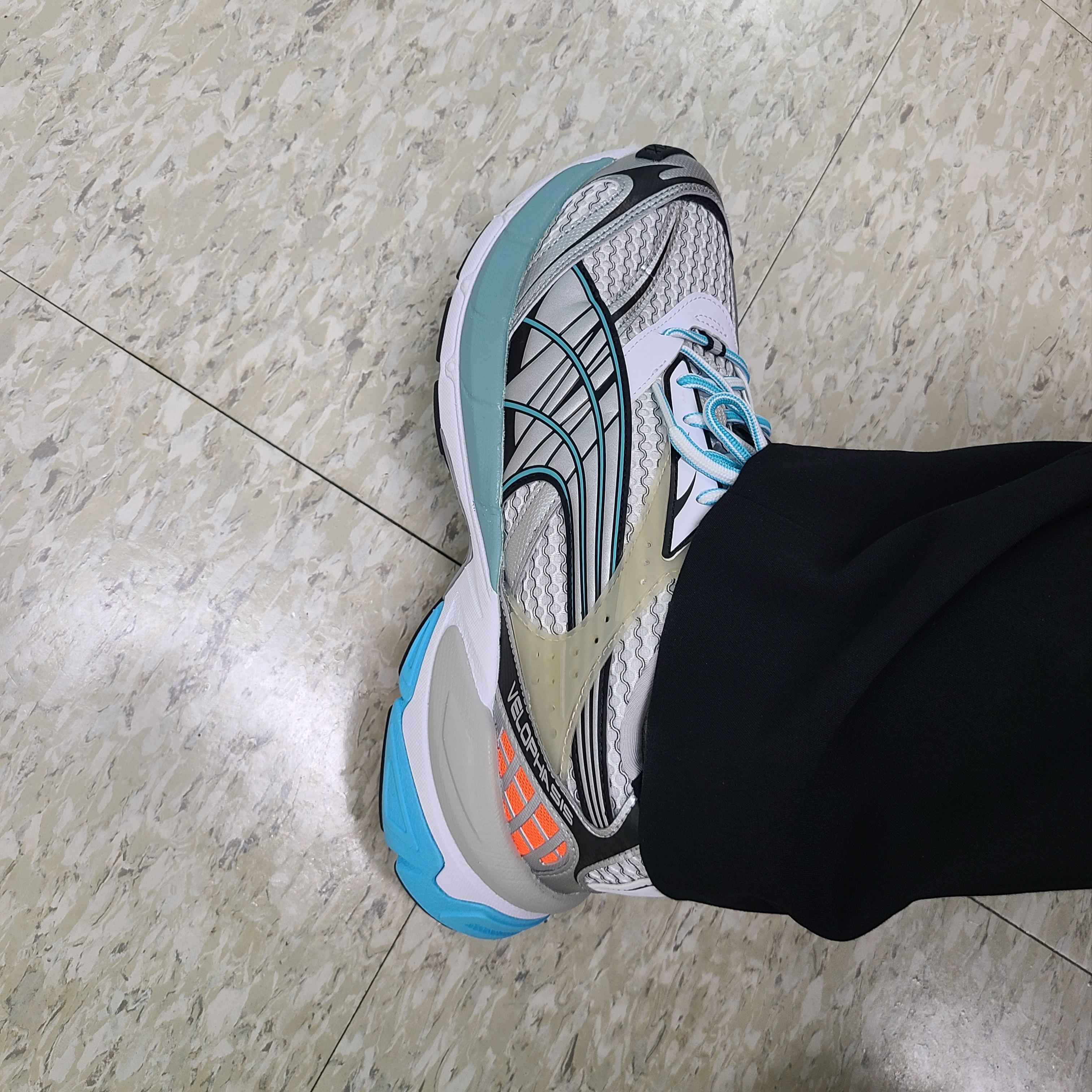 Puma Velophasis Phased White Porcelain 착용 스타일 - 4