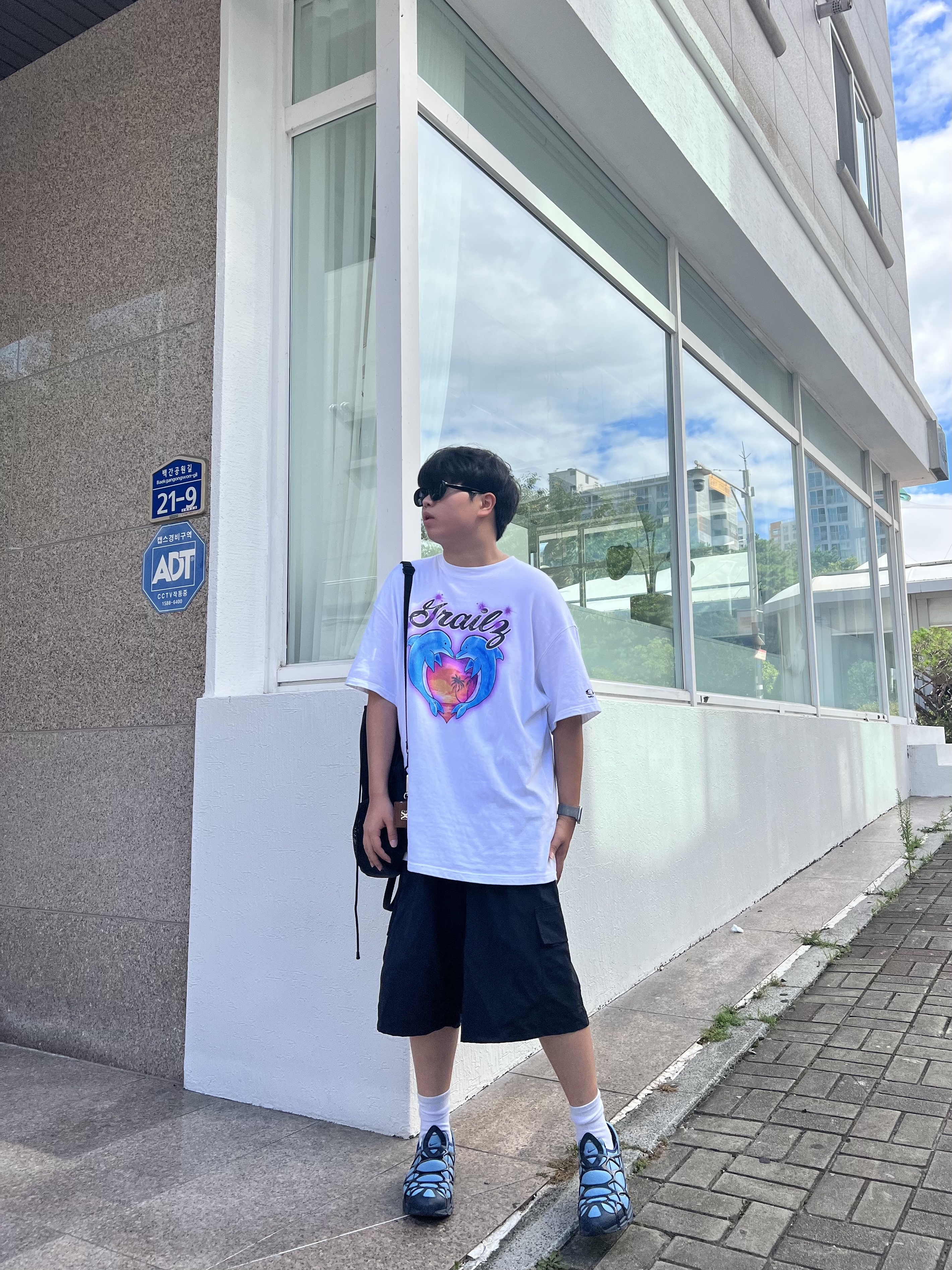 Nike Air Kukini Worn Blue Obsidian, Stussy Metal Bent Crown Keychain Silver 착용 스타일 - 3