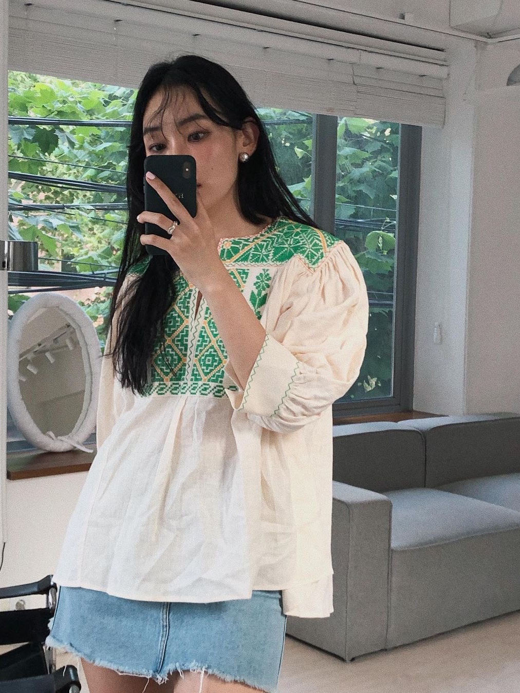 Green Butter Women Bohemian Needlework Linen Blouse Green 착용 스타일 - 1