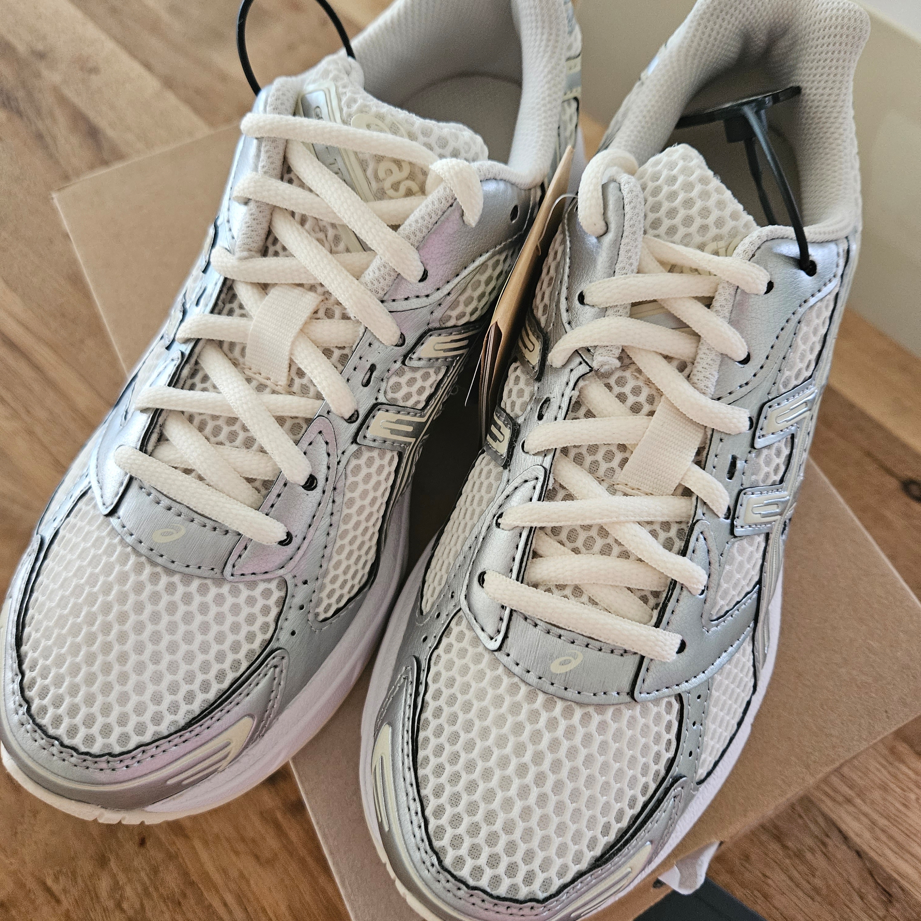 (W) Asics Gel-1130 Cream Pure Silver 착용 스타일 - 3