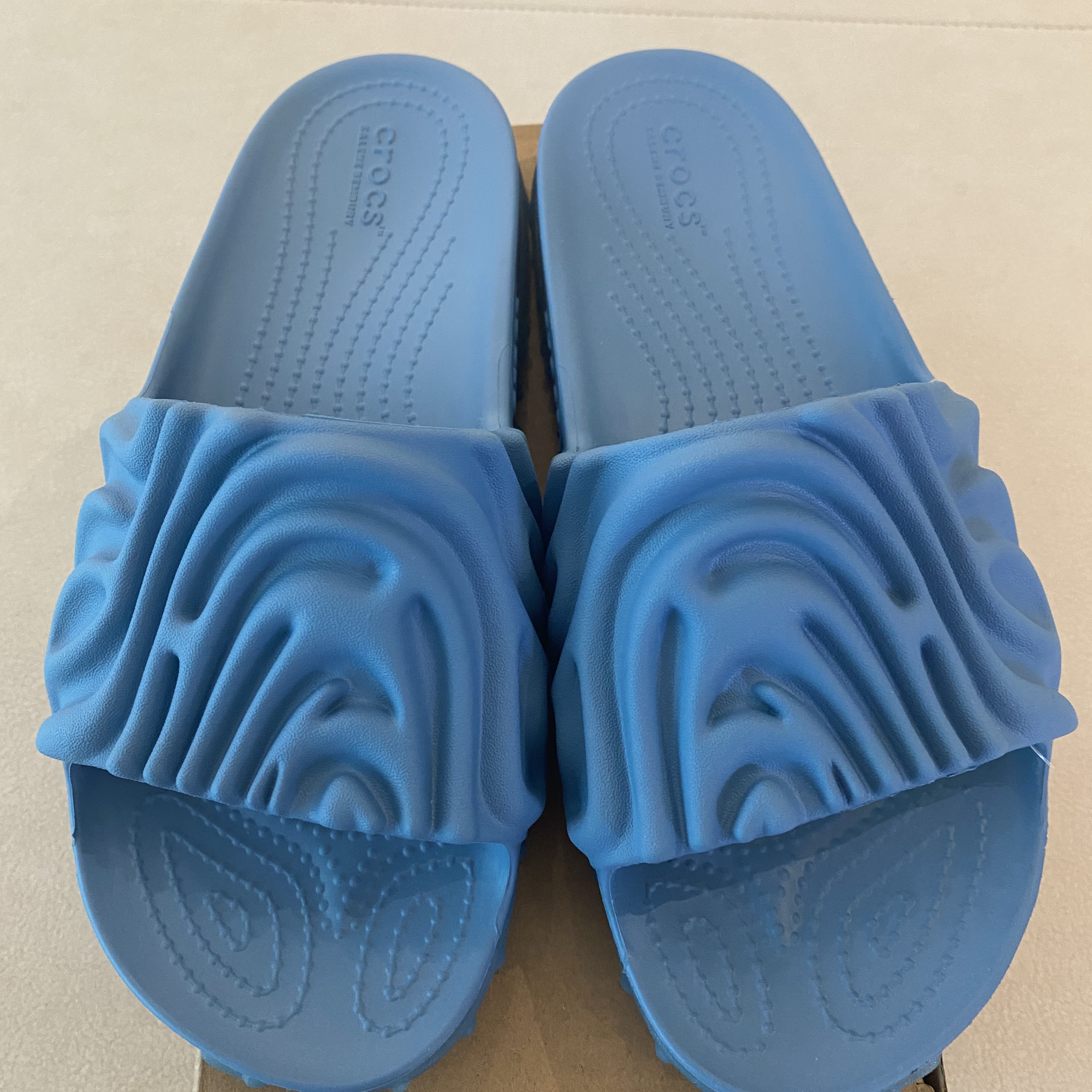 Crocs x Salehe Bembury Pollex Slide Tashmoo 착용 스타일