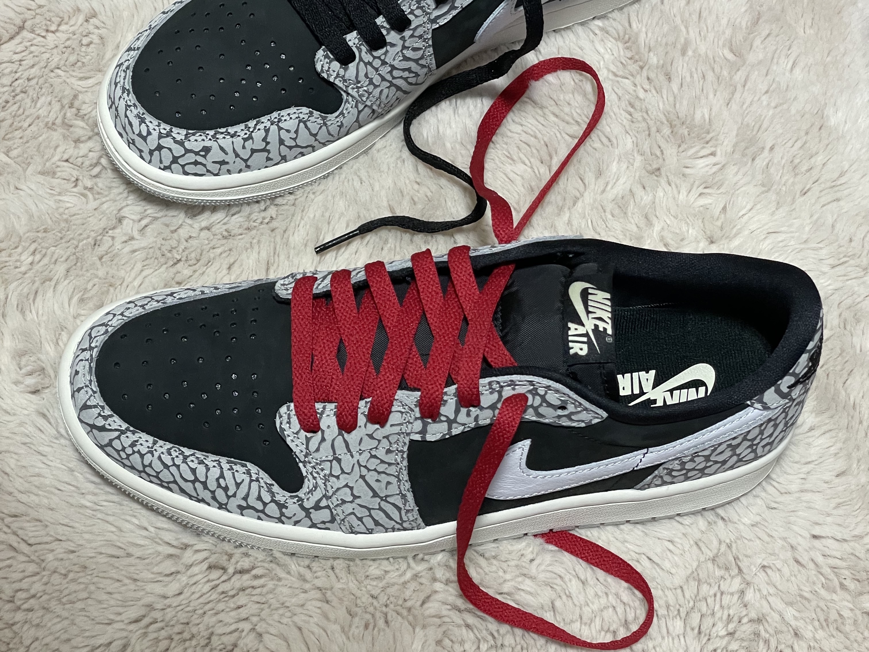 Jordan 1 Retro Low OG Black Cement 착용 스타일 - 1