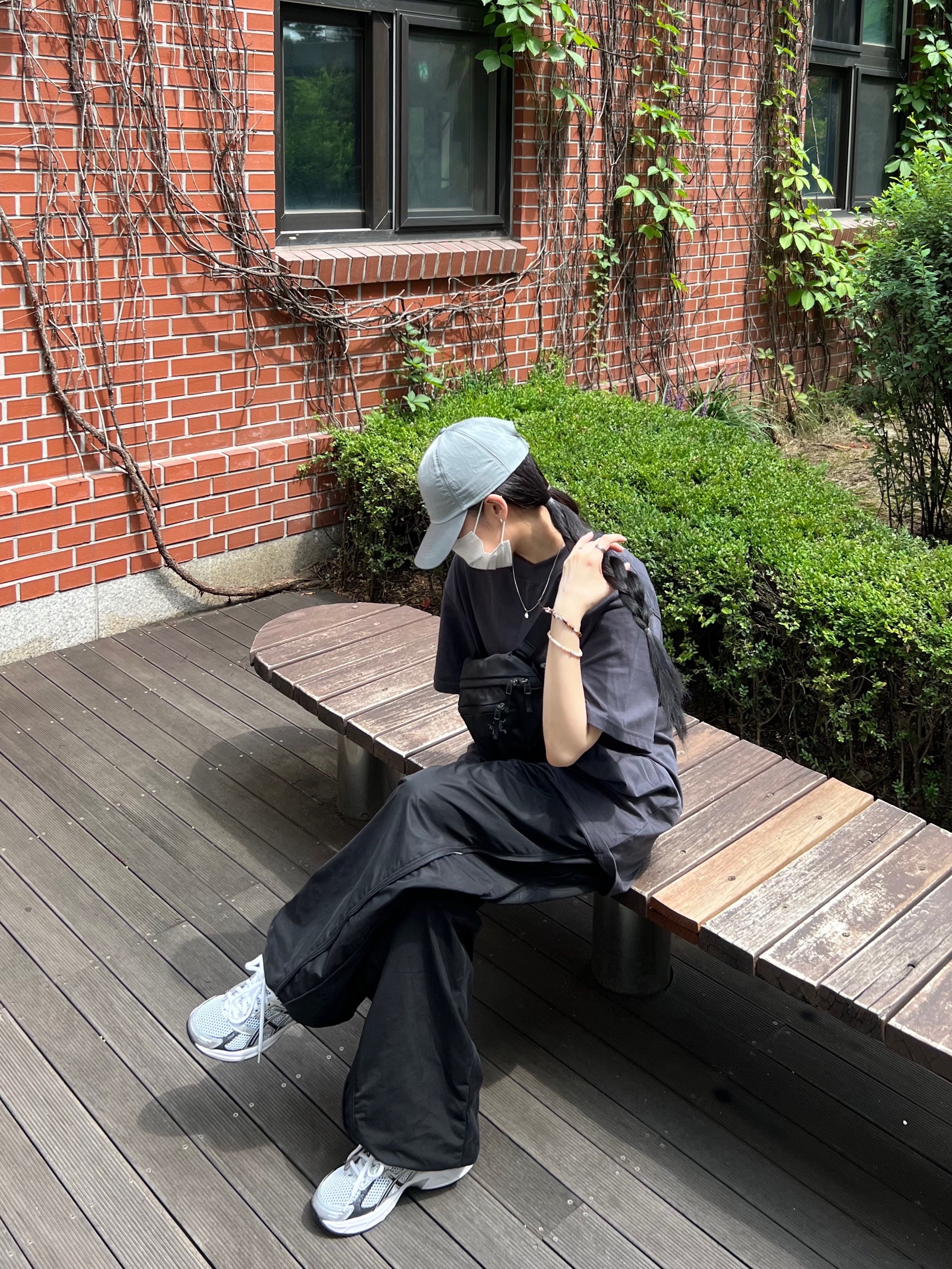 Sansan Gear Mercurial T-Shirt Charcoal - 23SS, Sansan Gear Zipper Pants Black - 22FW 착용 스타일