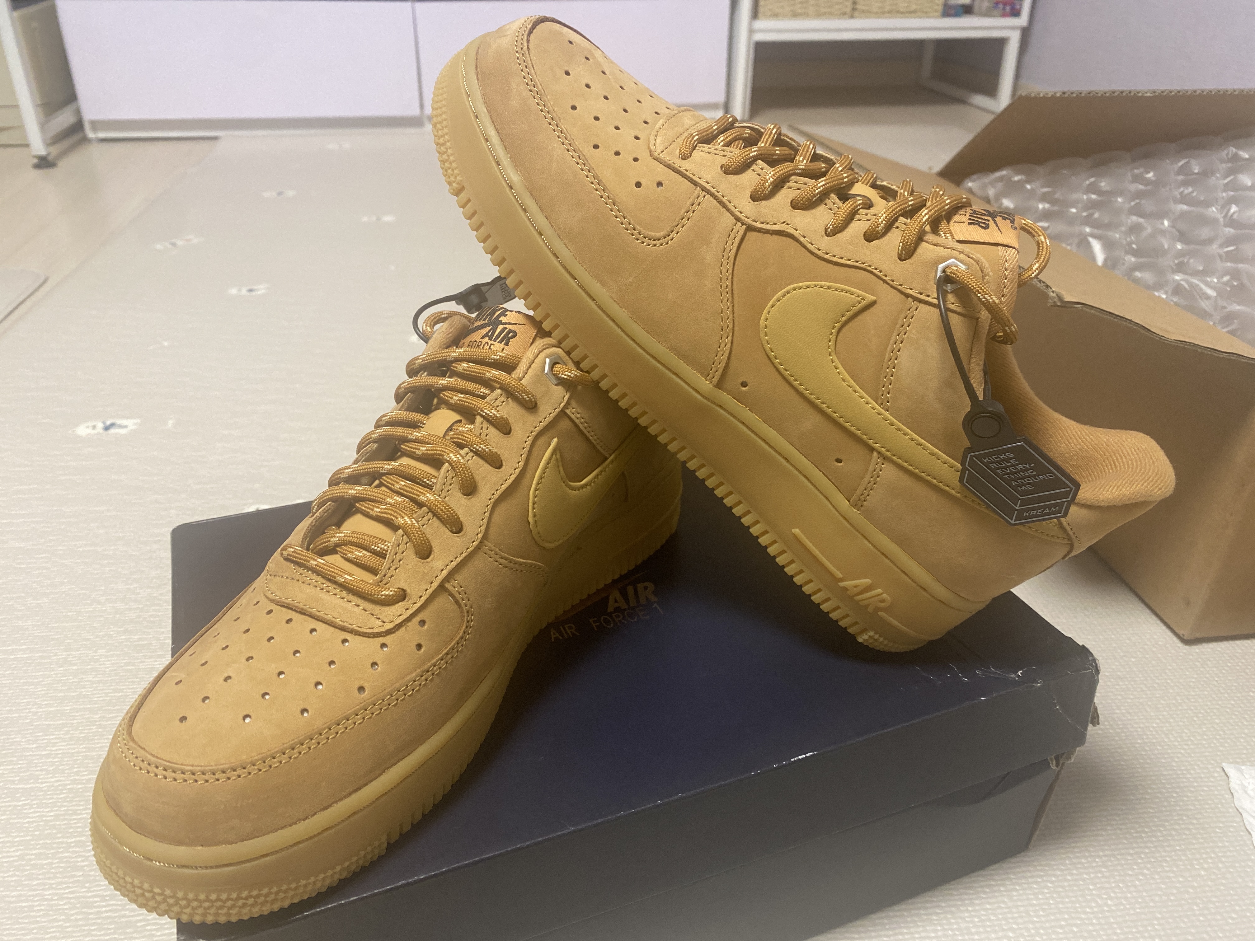 Nike Air Force 1 '07 WB Flax 착용 스타일 - 2