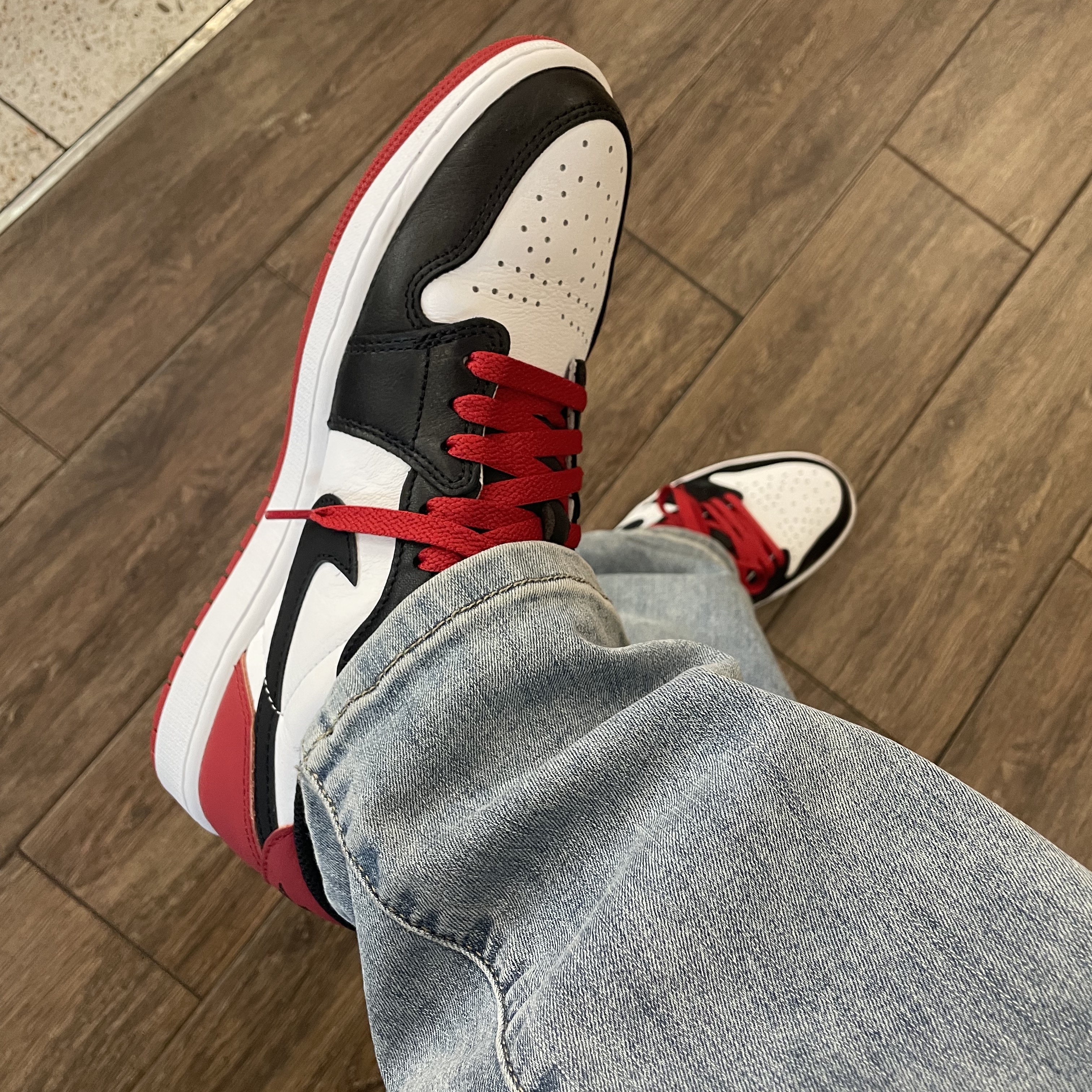Jordan 1 Retro Low OG Black Toe 착용 스타일