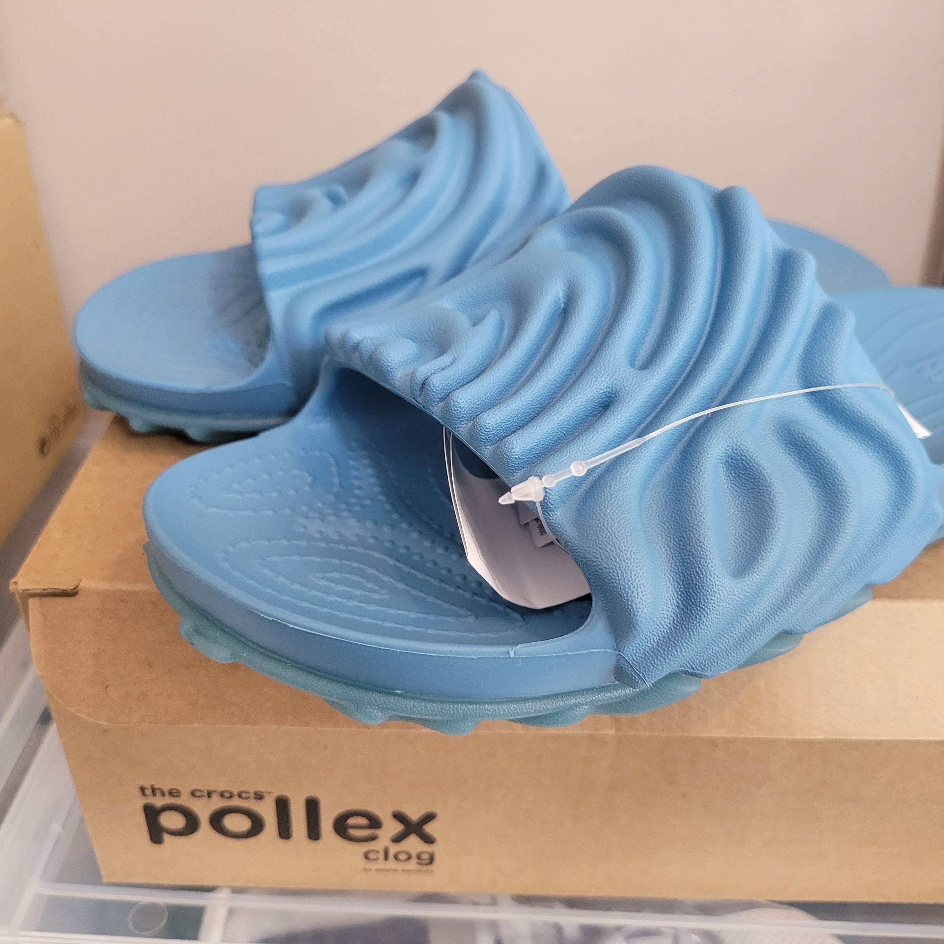Crocs x Salehe Bembury Pollex Slide Tashmoo 착용 스타일 - 2
