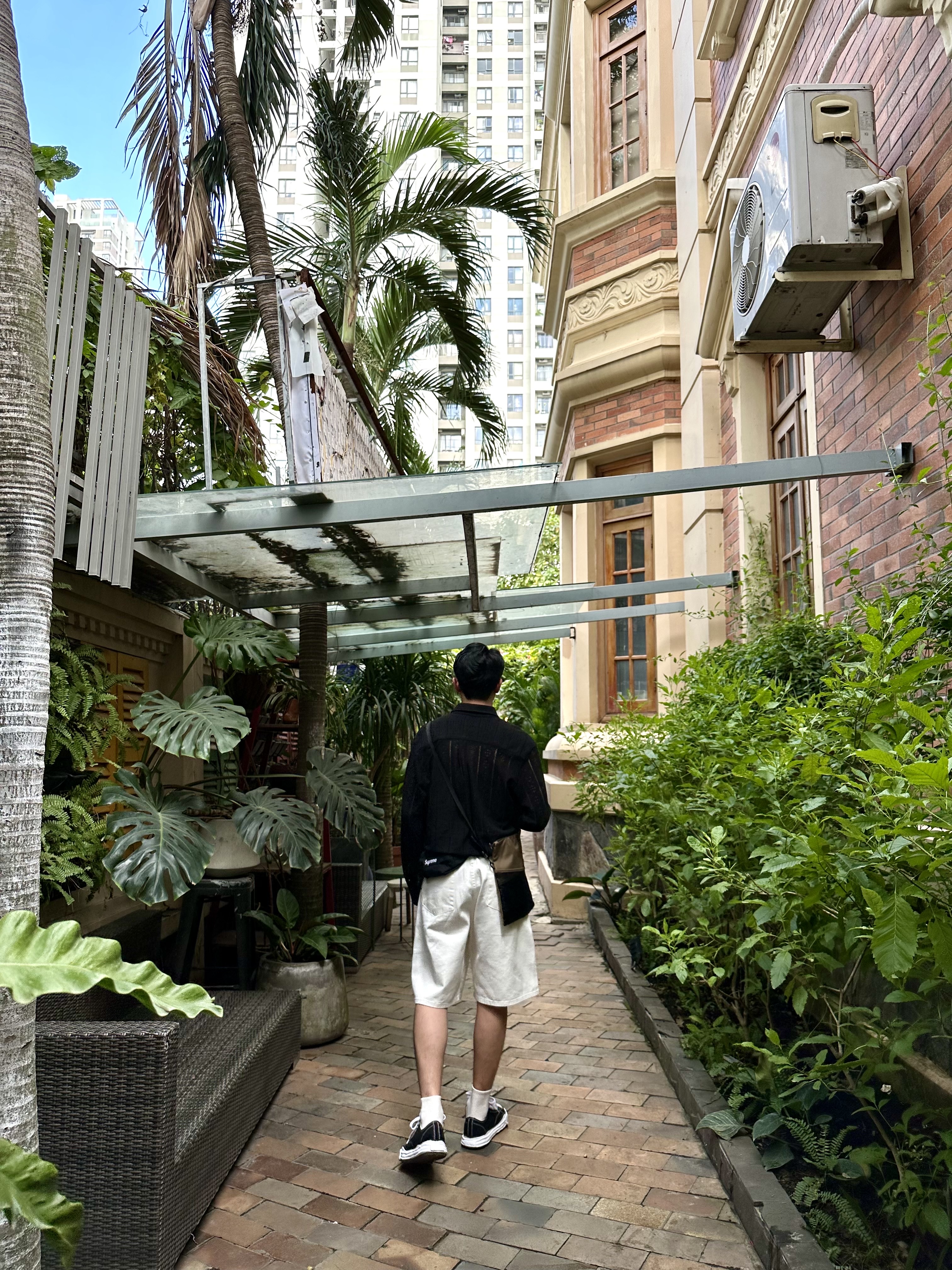 Our Legacy Coco Shirt Black Cotton Crochet, Supreme Small Waist Bag Black - 22FW 착용 스타일 - 2