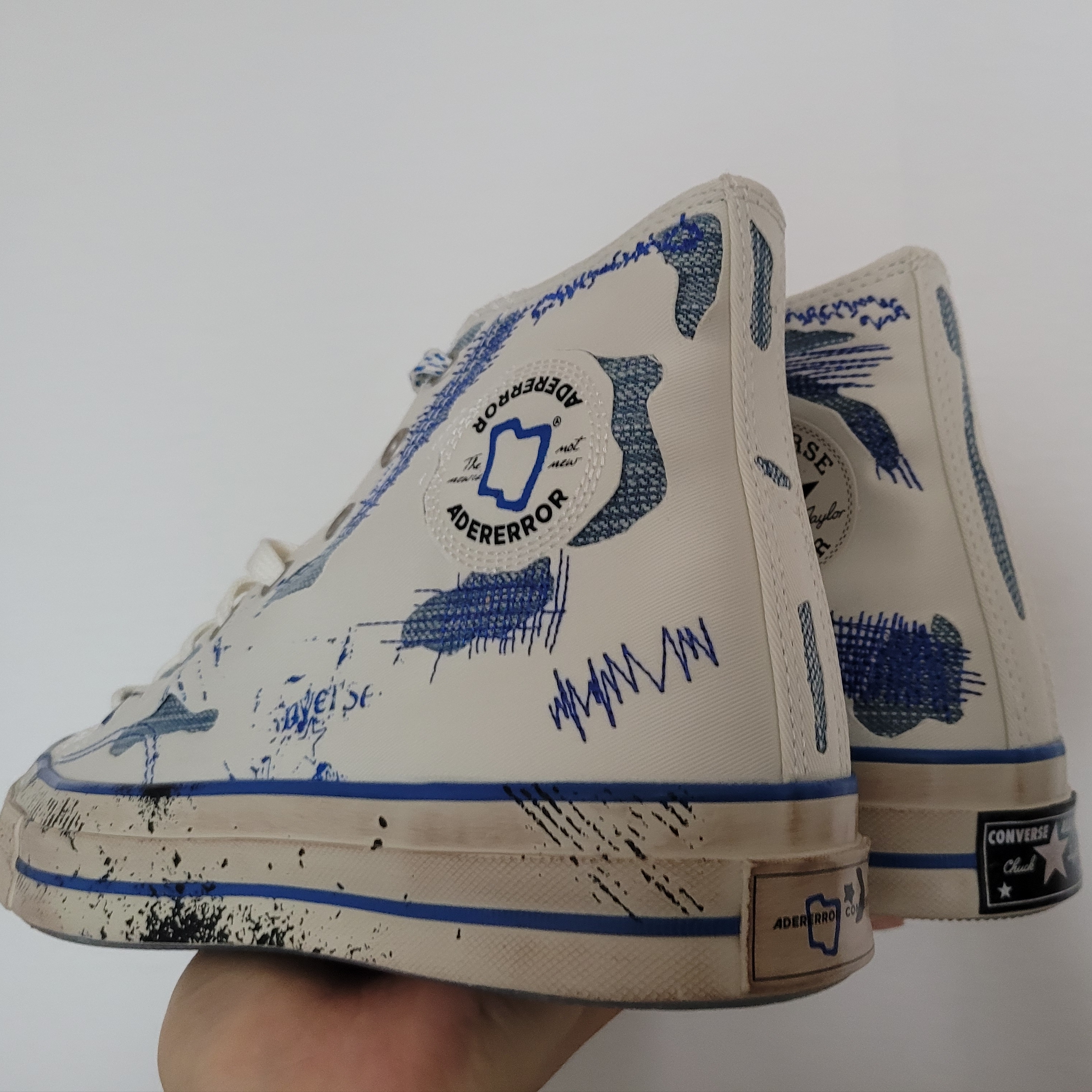 Converse x Ader Error Chuck 70 High White 착용 스타일 - 2