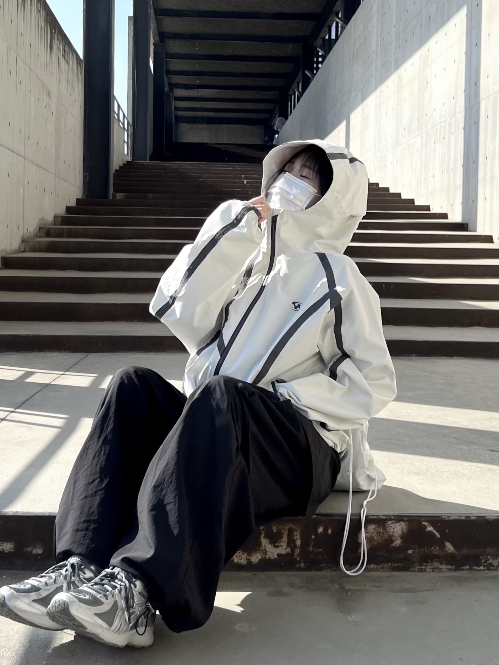 Sansan Gear Windblock Jacket Ivory - 22SS 착용 스타일 - 1