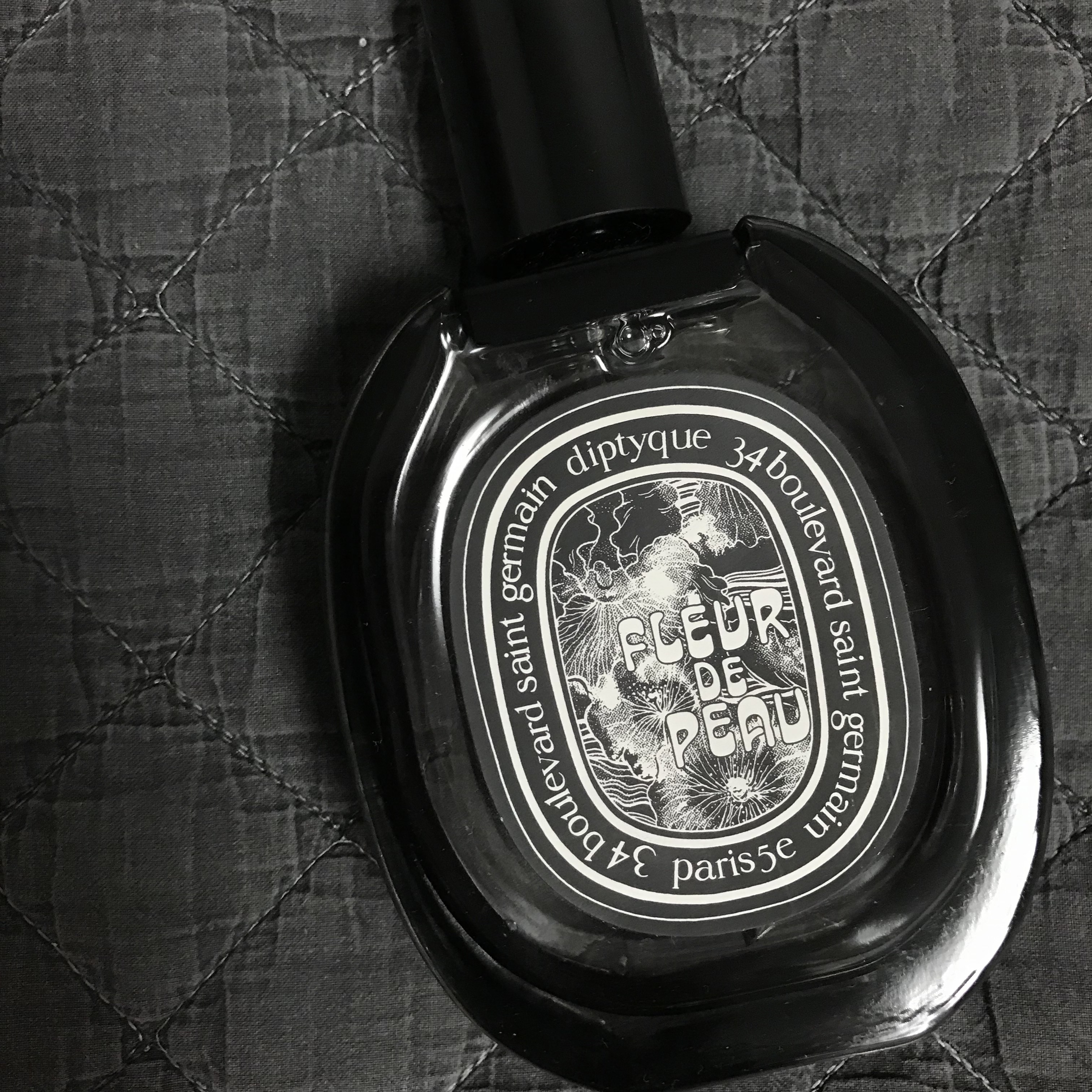 Diptyque Fleur De Peau Eau De Parfum 75ml 착용 스타일