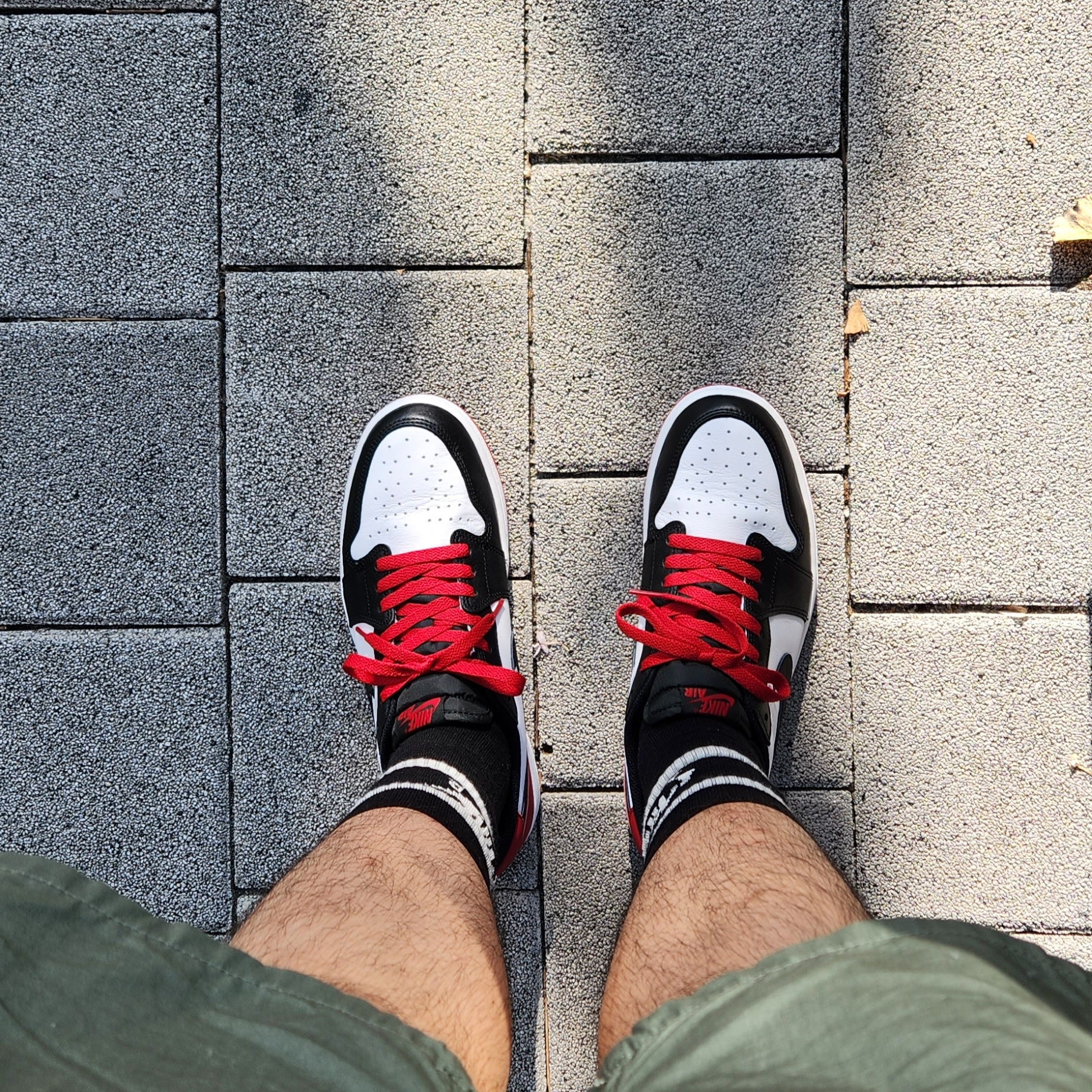 Jordan 1 Retro Low OG Black Toe 착용 스타일 - 1