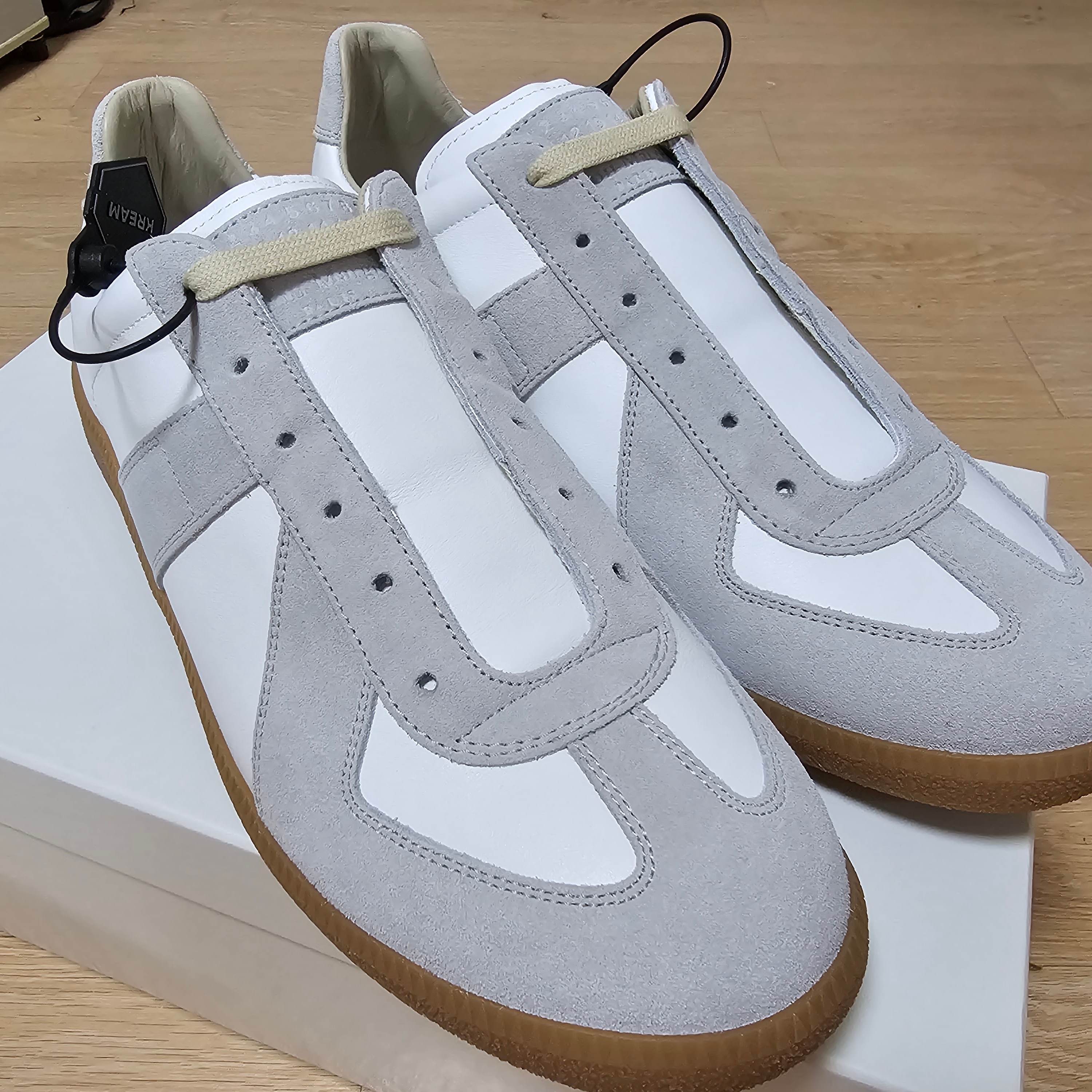 Maison Margiela Calfskin Replica Sneakers 착용 스타일 - 2