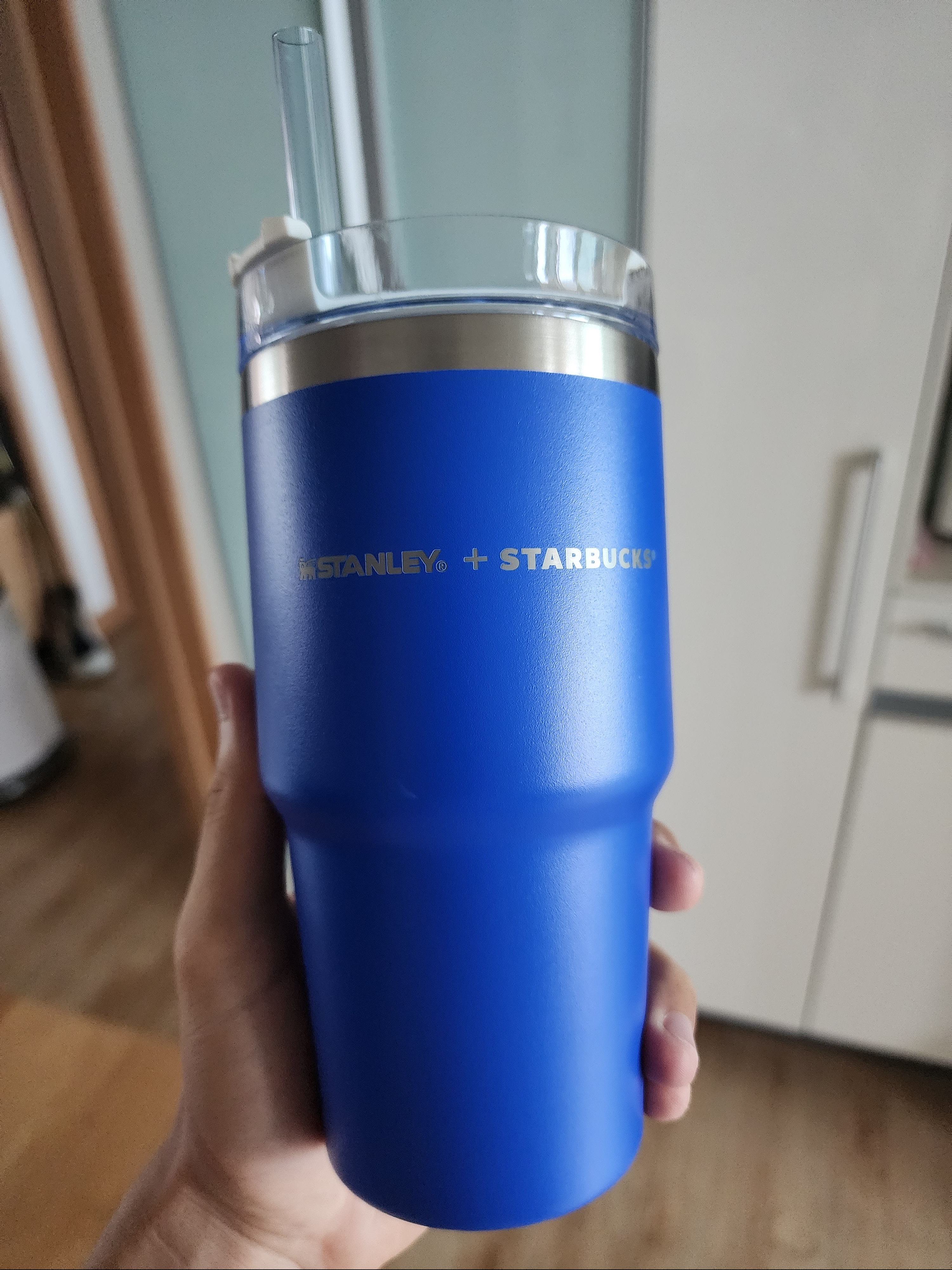 Stanley x Starbucks 23 SS Summer Hideout Quencher 591ml 착용 스타일