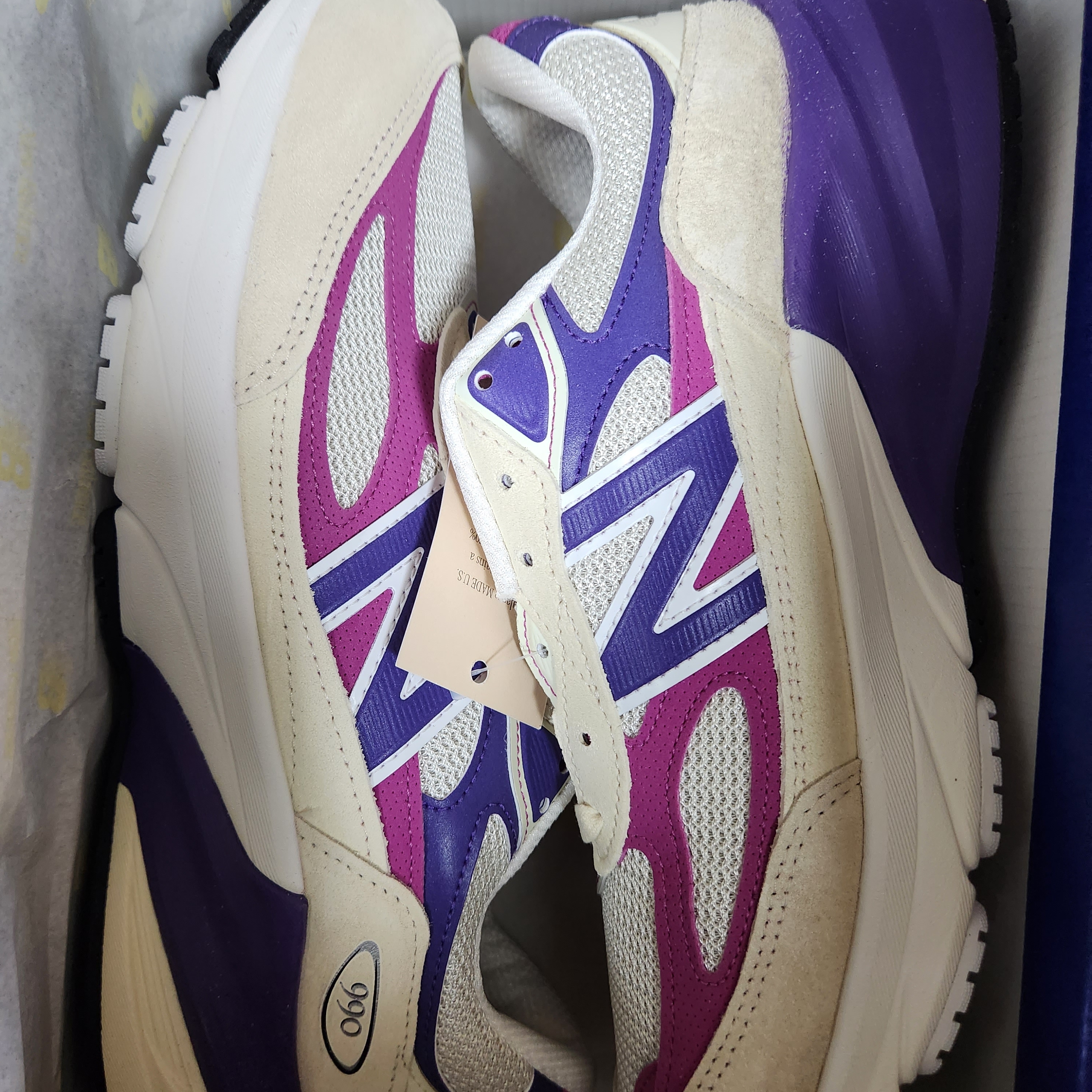 New Balance 990v6 Made in USA Limestone Magenta 착용 스타일