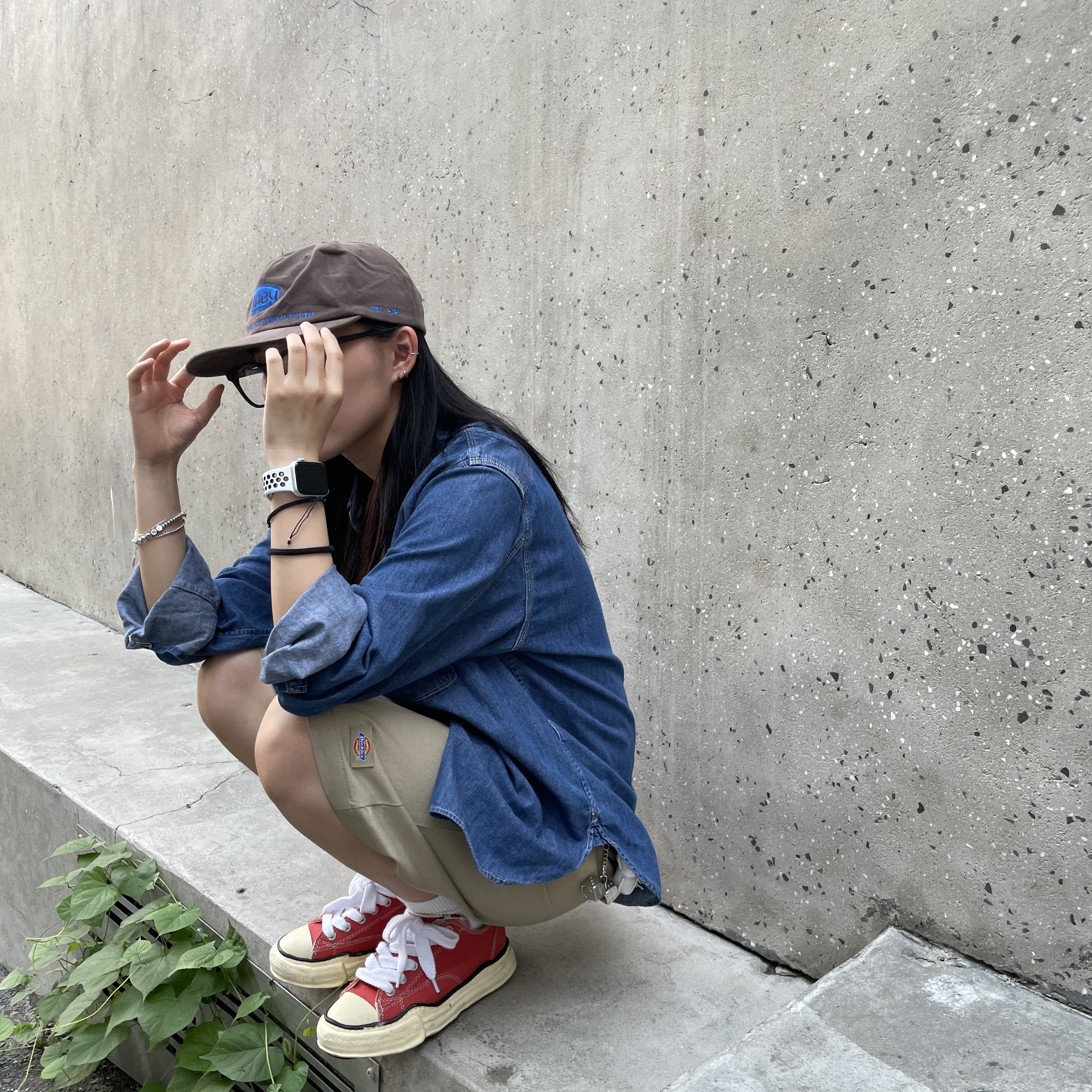 Maison Mihara Yasuhiro Peterson VL OG Sole Canvas Low-top Sneakers Orange, Huey Heritage Logo Cap Brown 착용 스타일 - 2