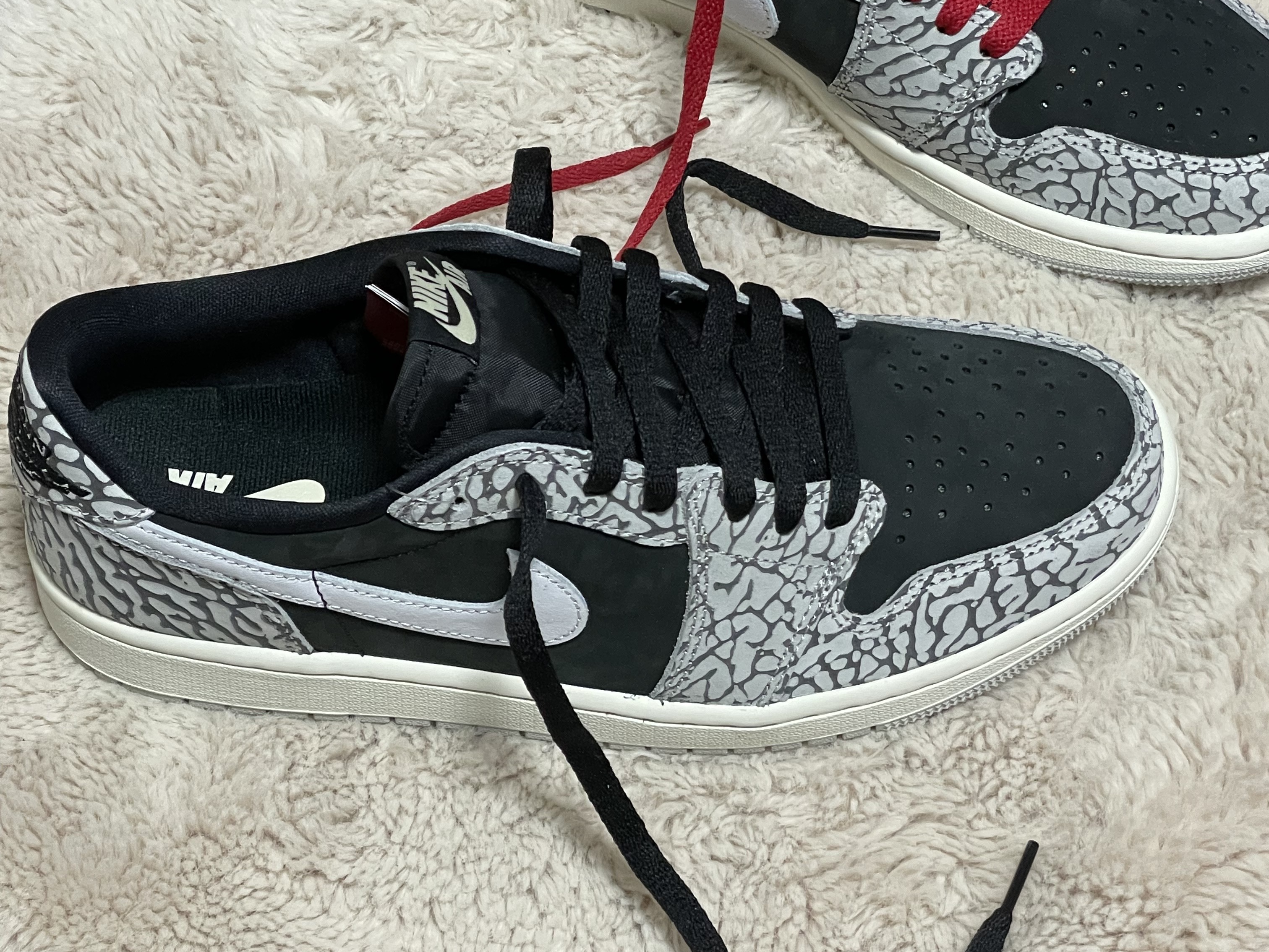 Jordan 1 Retro Low OG Black Cement 착용 스타일 - 2