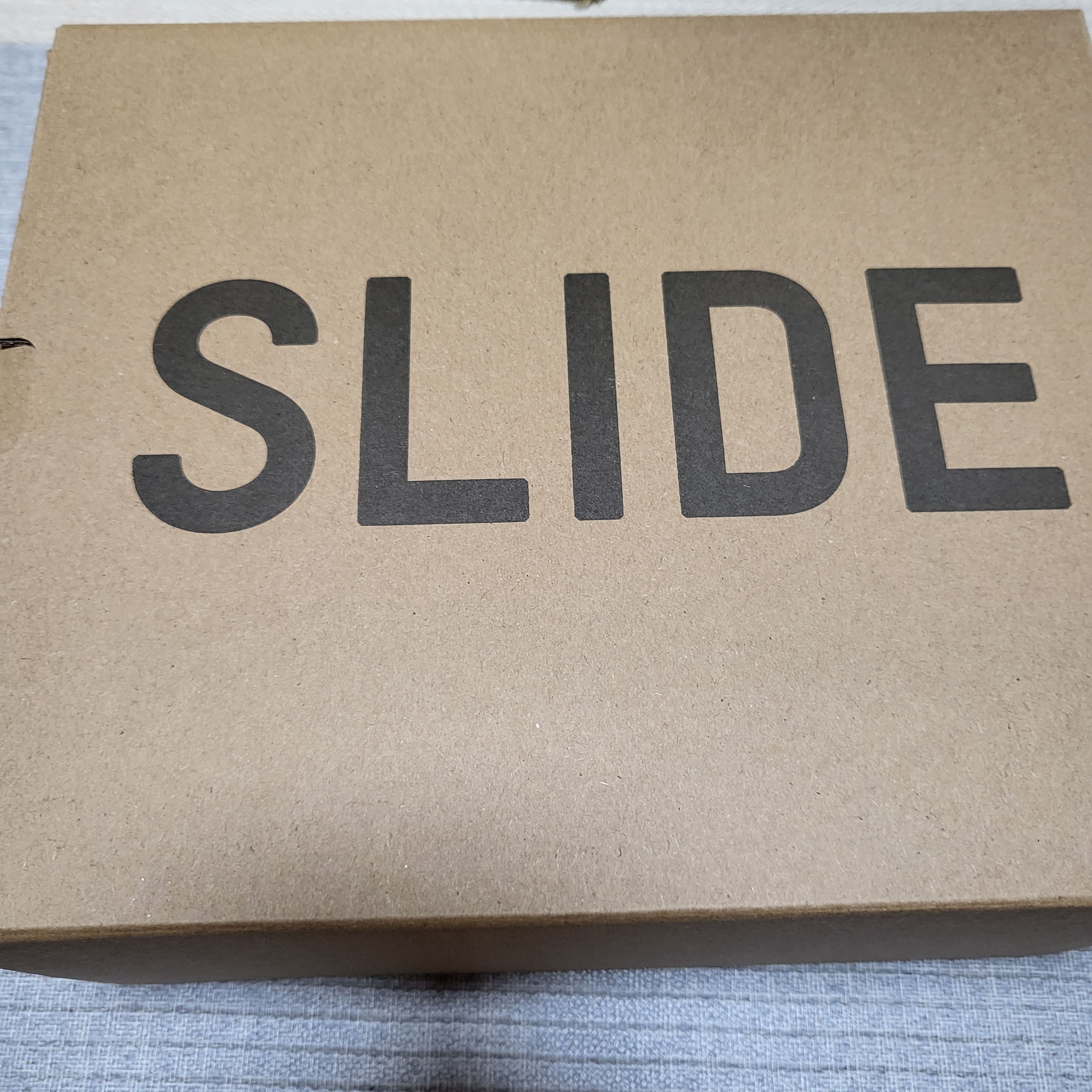 Adidas Yeezy Slide Pure - Re-Release Ver. 착용 스타일 - 3