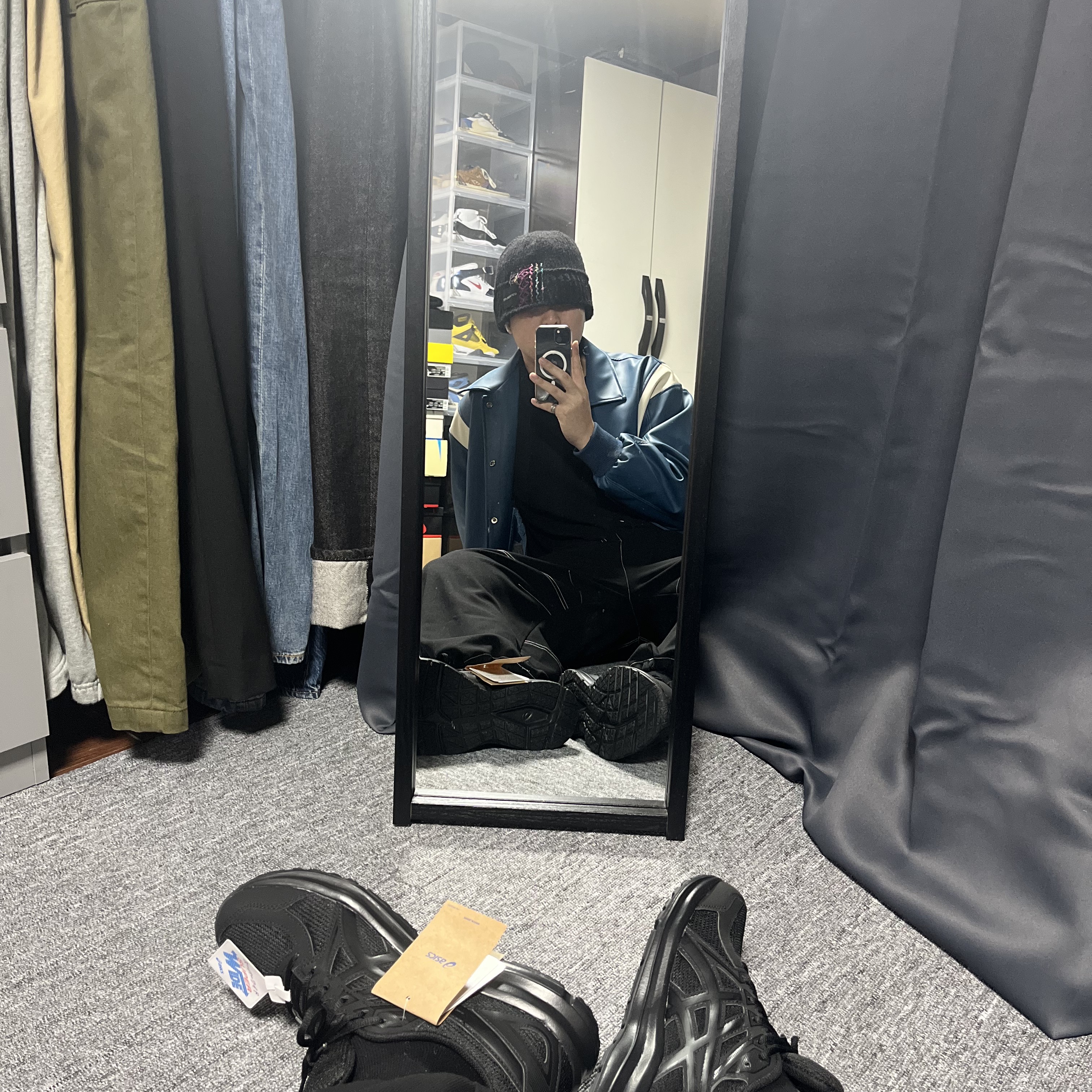 Asics Jog 100 2 Black, Jordan 4 Retro Tour Yellow μ°©μ© μ€νμΌ