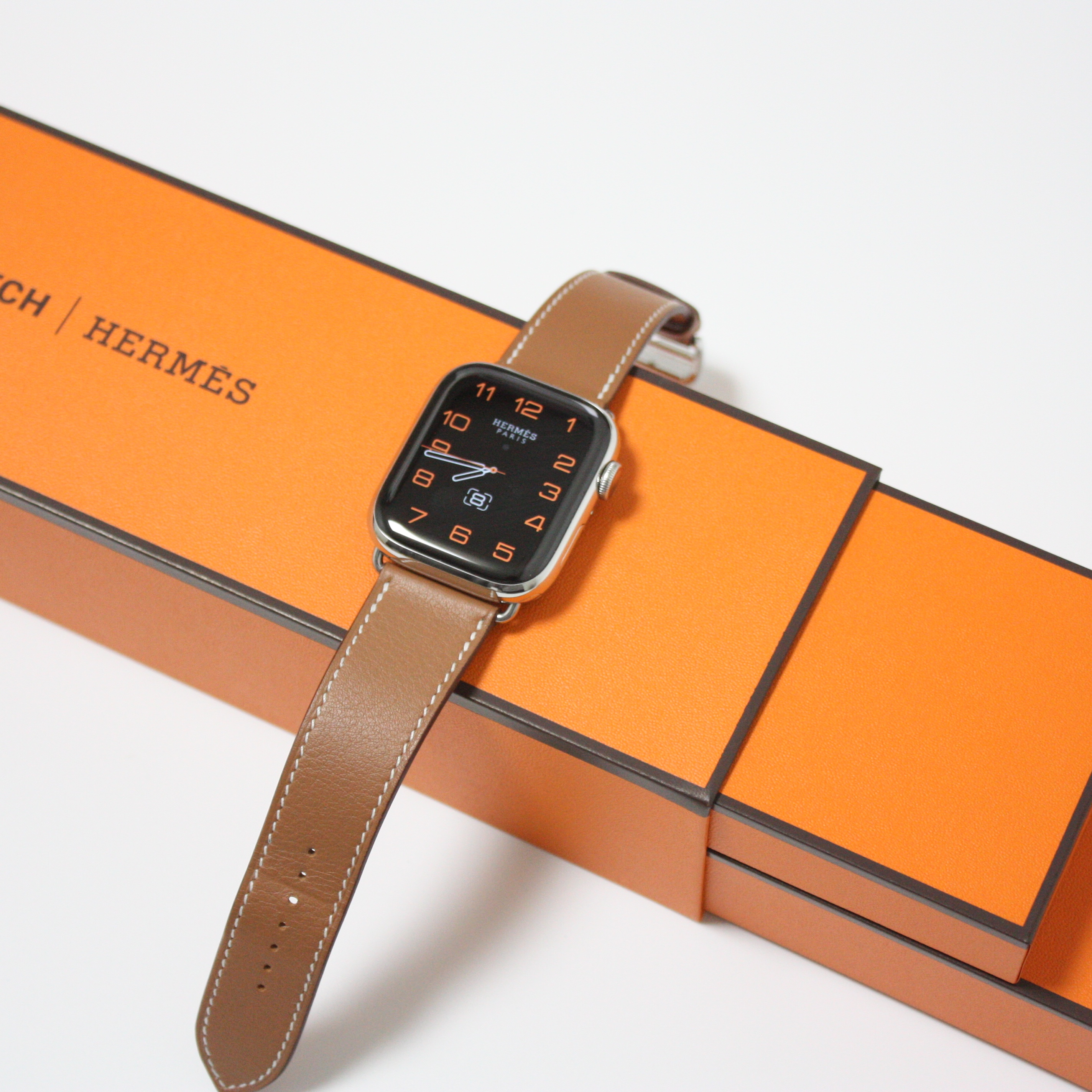 Apple Watch Hermes Series 7 45mm Silver Stainless Steel Case with Single Tour Gold (Korean Ver.) 착용 스타일 - 1