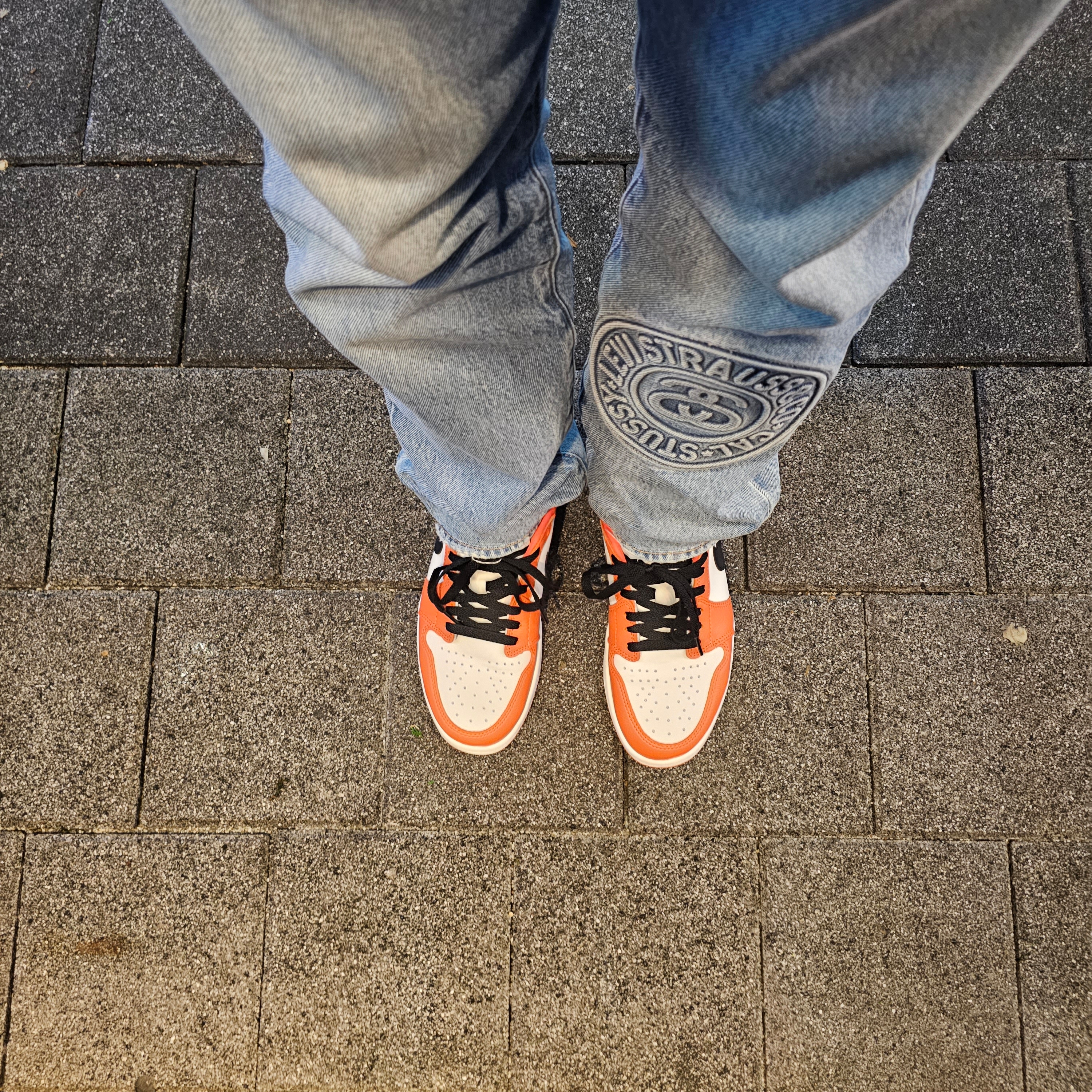 Stussy x Levi's Embossed 501 Jean Indigo, Jordan 1 Low OG Starfish 착용 스타일